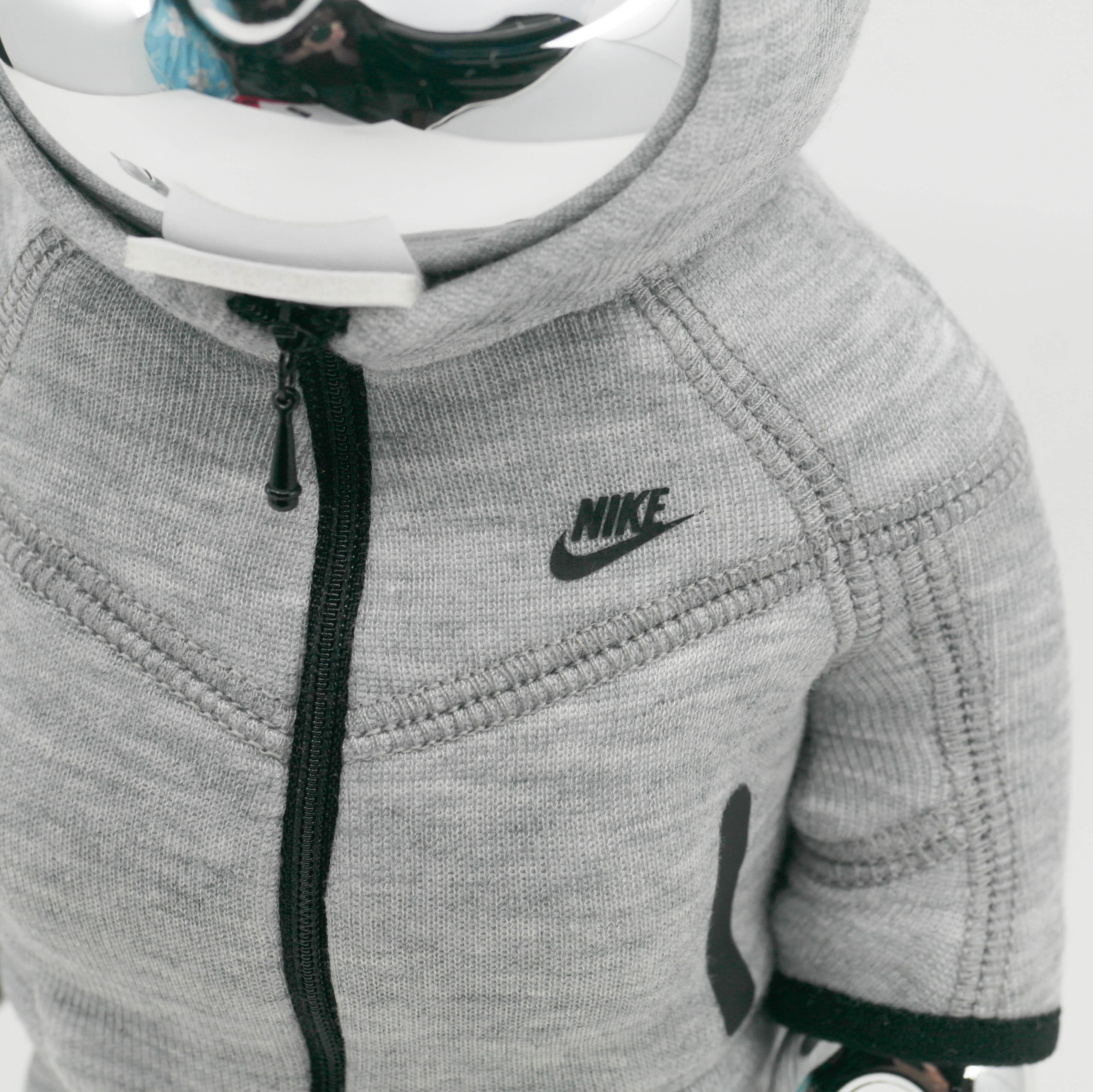 Bearbrick x Nike Tech Fleece N98 100% & 400& Set 착용 스타일 - 4