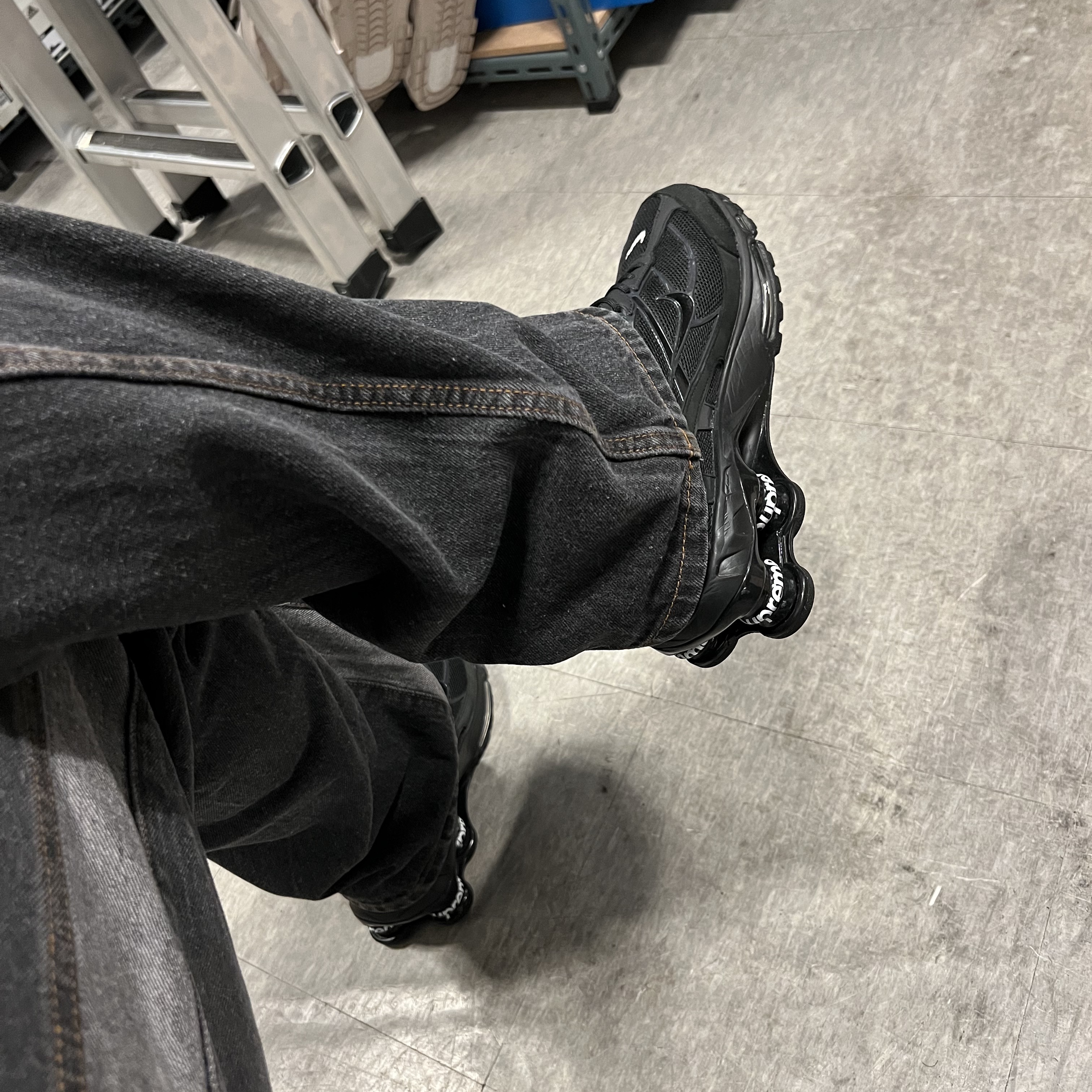 Nike x Supreme Shox Ride 2 SP Black 착용 스타일 - 1