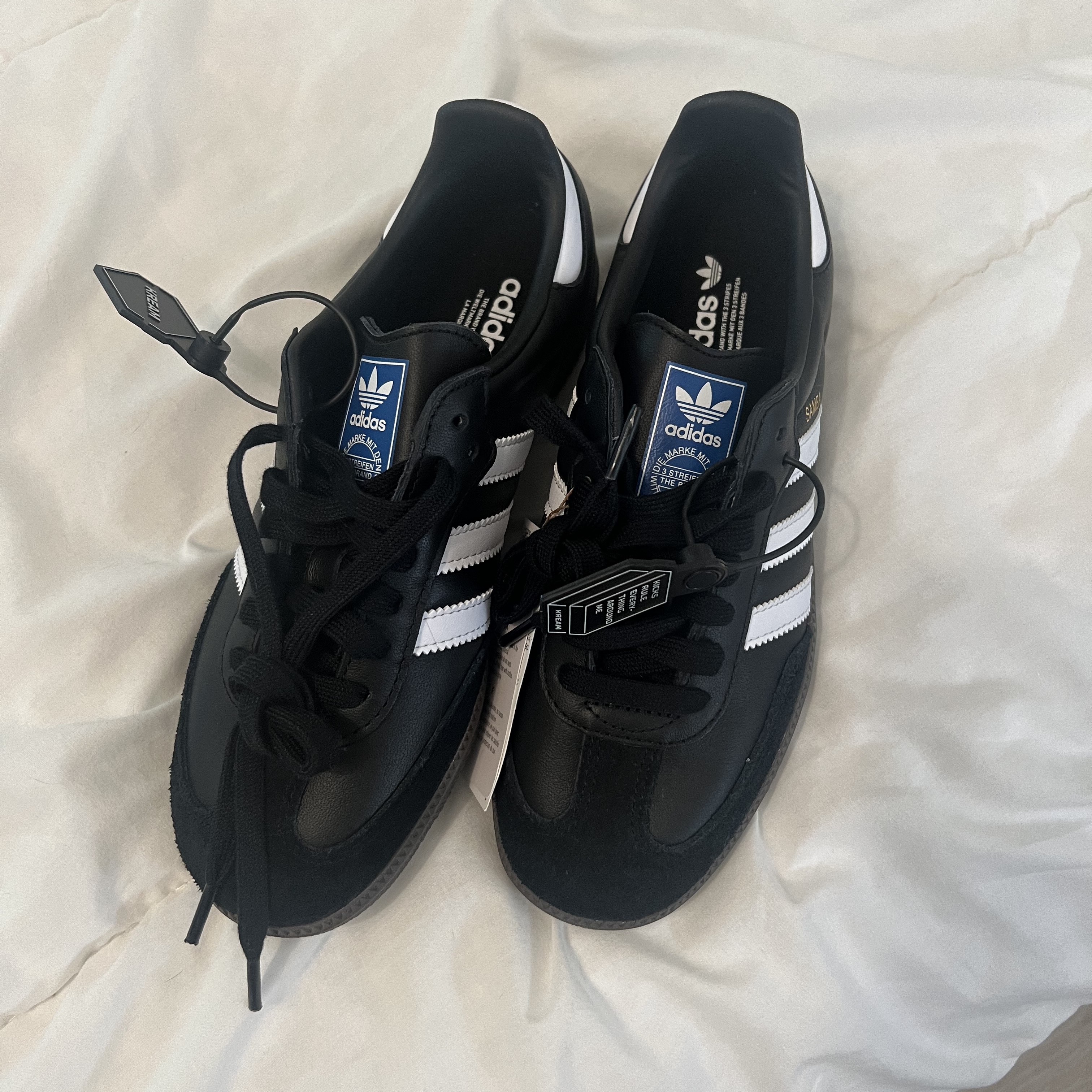 Adidas Samba OG Black White Gum 착용 스타일
