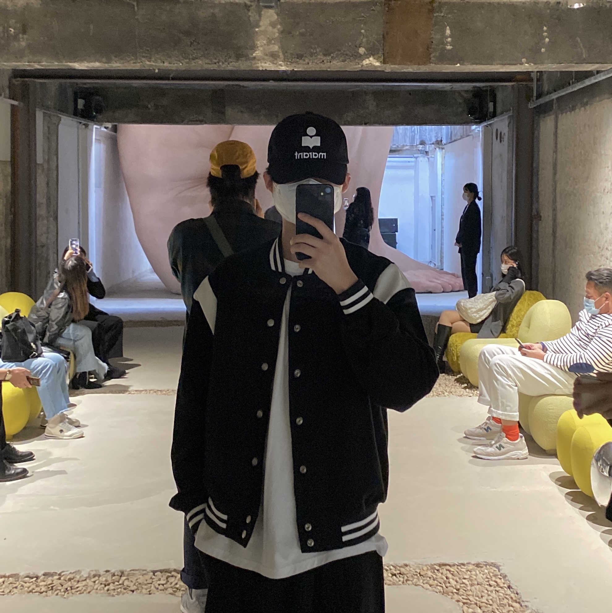 (W) Isabel Marant Tyron Logo Cap Black Ecru - 23SS, (W) Isabel Marant Tyron Logo Cap Black Ecru - 23FW 착용 스타일 - 2