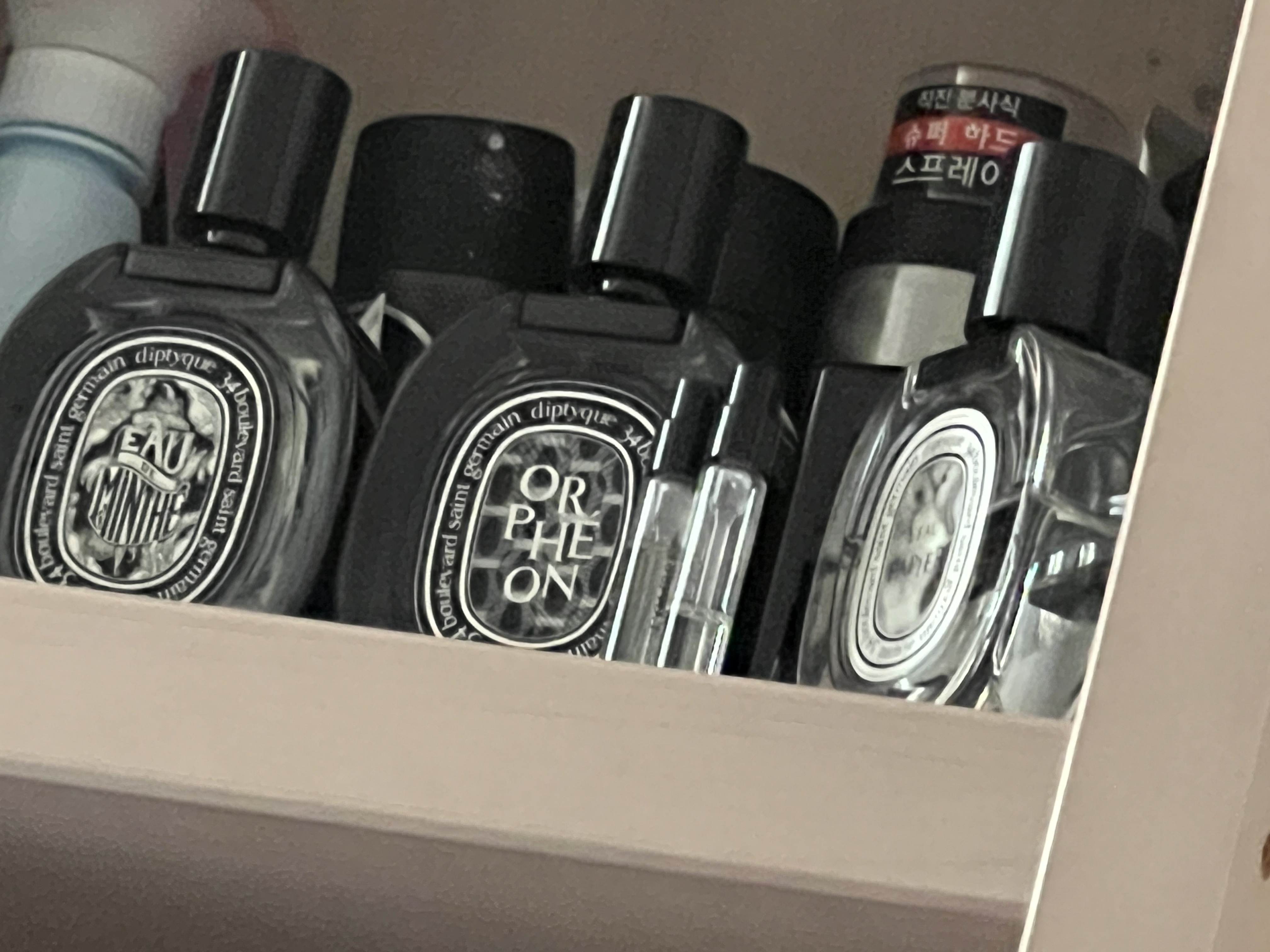 Diptyque Orpheon Eau De Parfum 75ml, Diptyque Eau De Minthe Eau De Parfum 75ml 착용 스타일