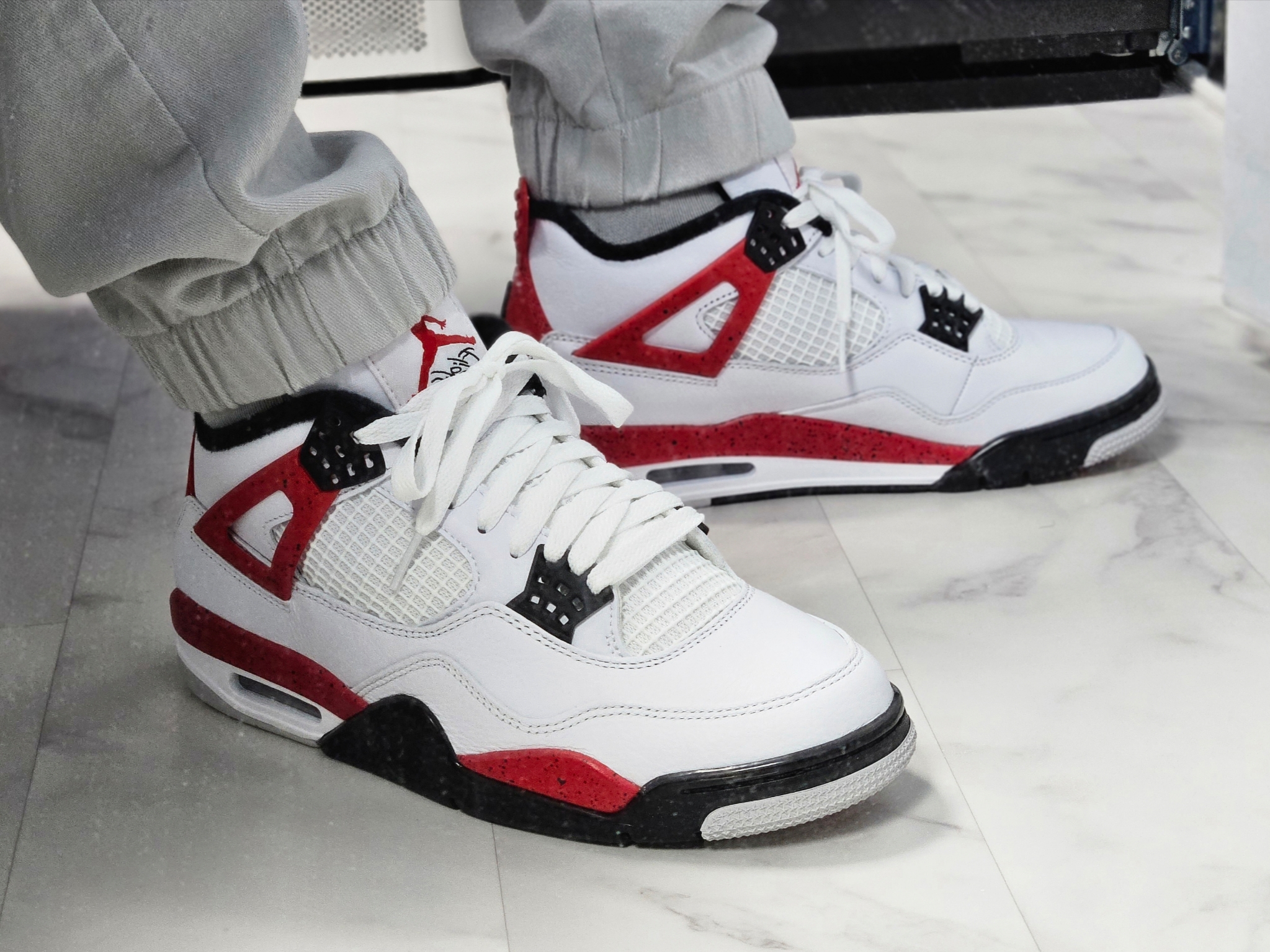 Jordan 4 Retro Red Cement 착용 스타일 - 4