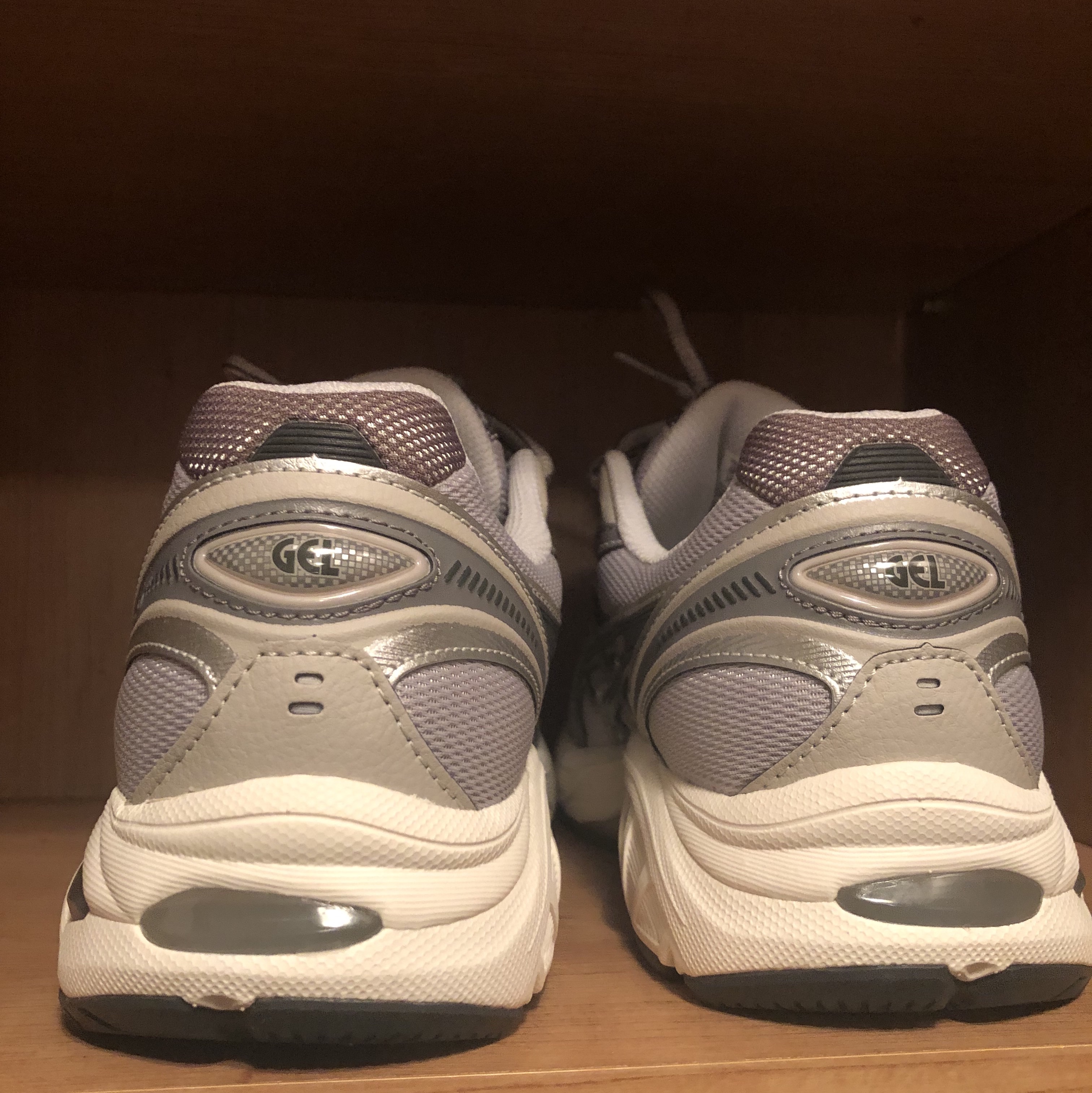 Asics GT-2160 Oyster Grey Carbon 착용 스타일