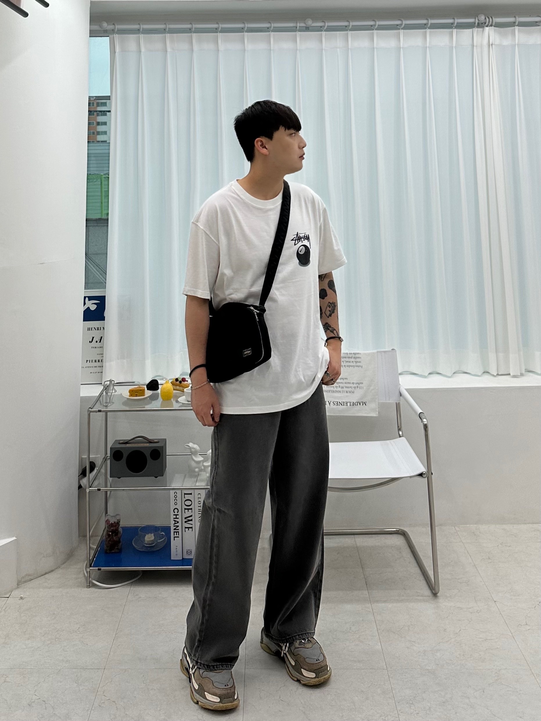 Nike x Stussy NRG FL SS 8 Ball T-Shirt White (DO9322-100), Porter Tanker Shoulder Bag S Black 착용 스타일