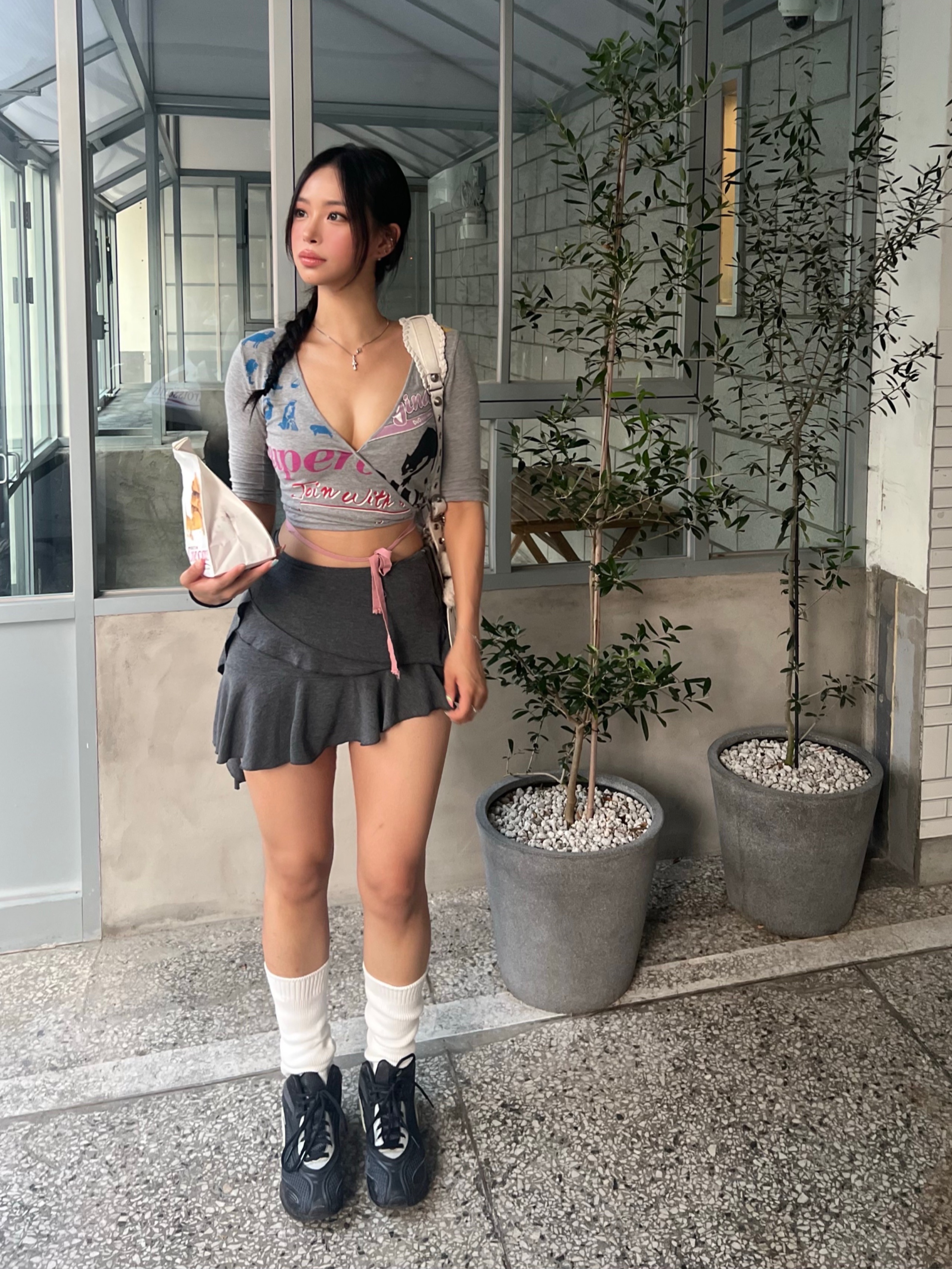 Asics x Kiko Kostadinov Gel-Sokat 2 Carrier Grey, Balenciaga Le Cagole Lamskin Duffle Bag Optic White 착용 스타일