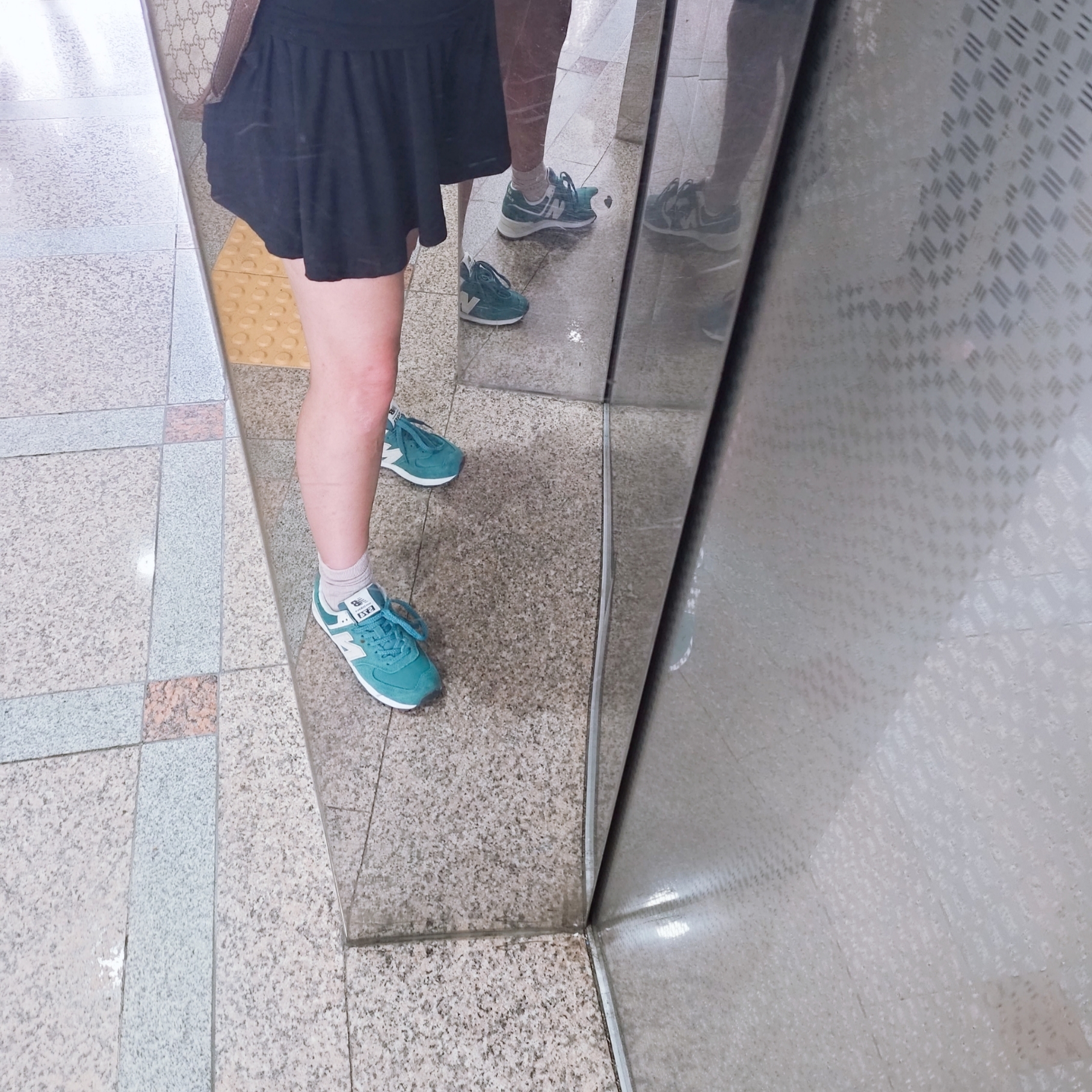 New Balance 574 Classics Reimagined Green 착용 스타일 - 3
