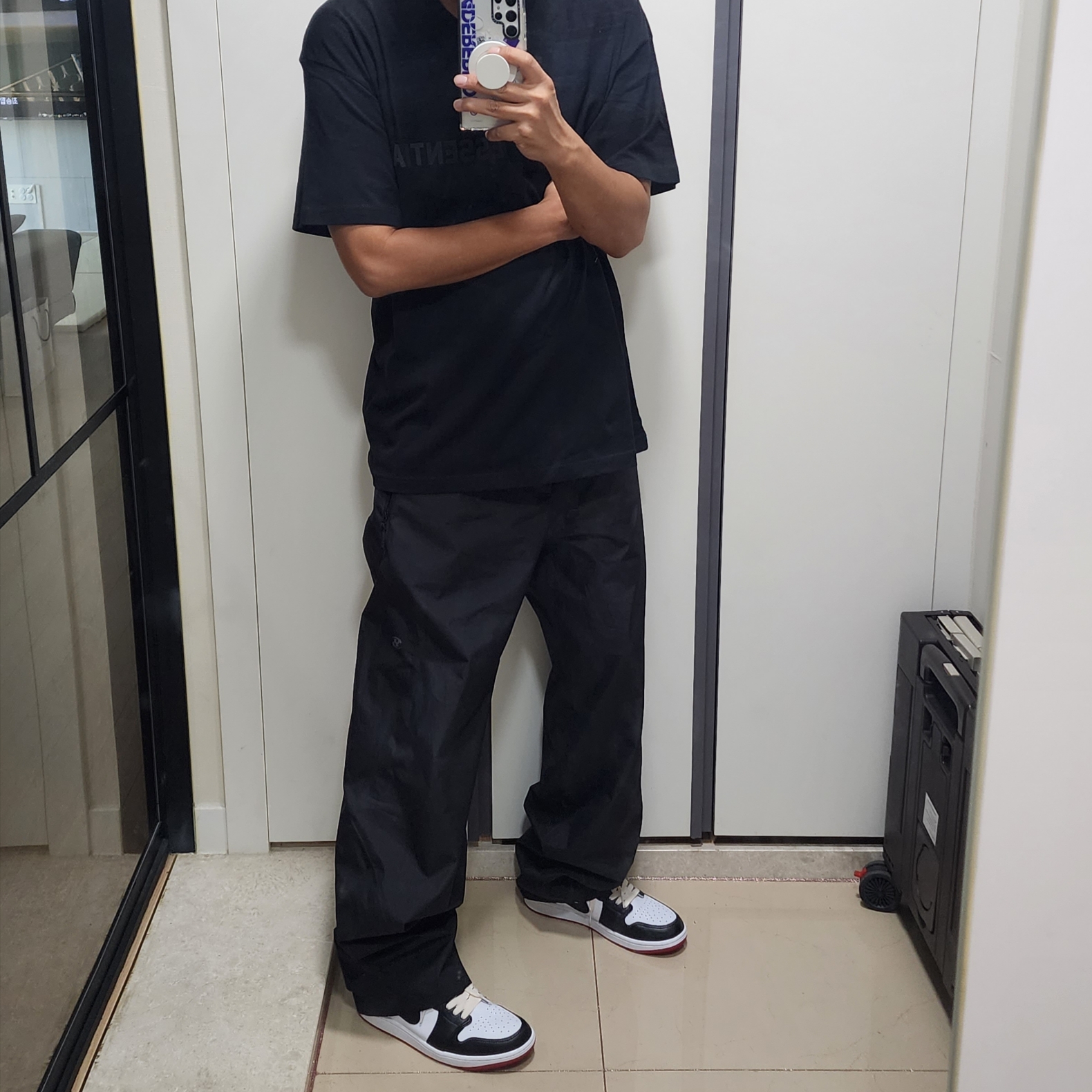 Jordan 1 Retro Low OG Black Toe 착용 스타일 - 2