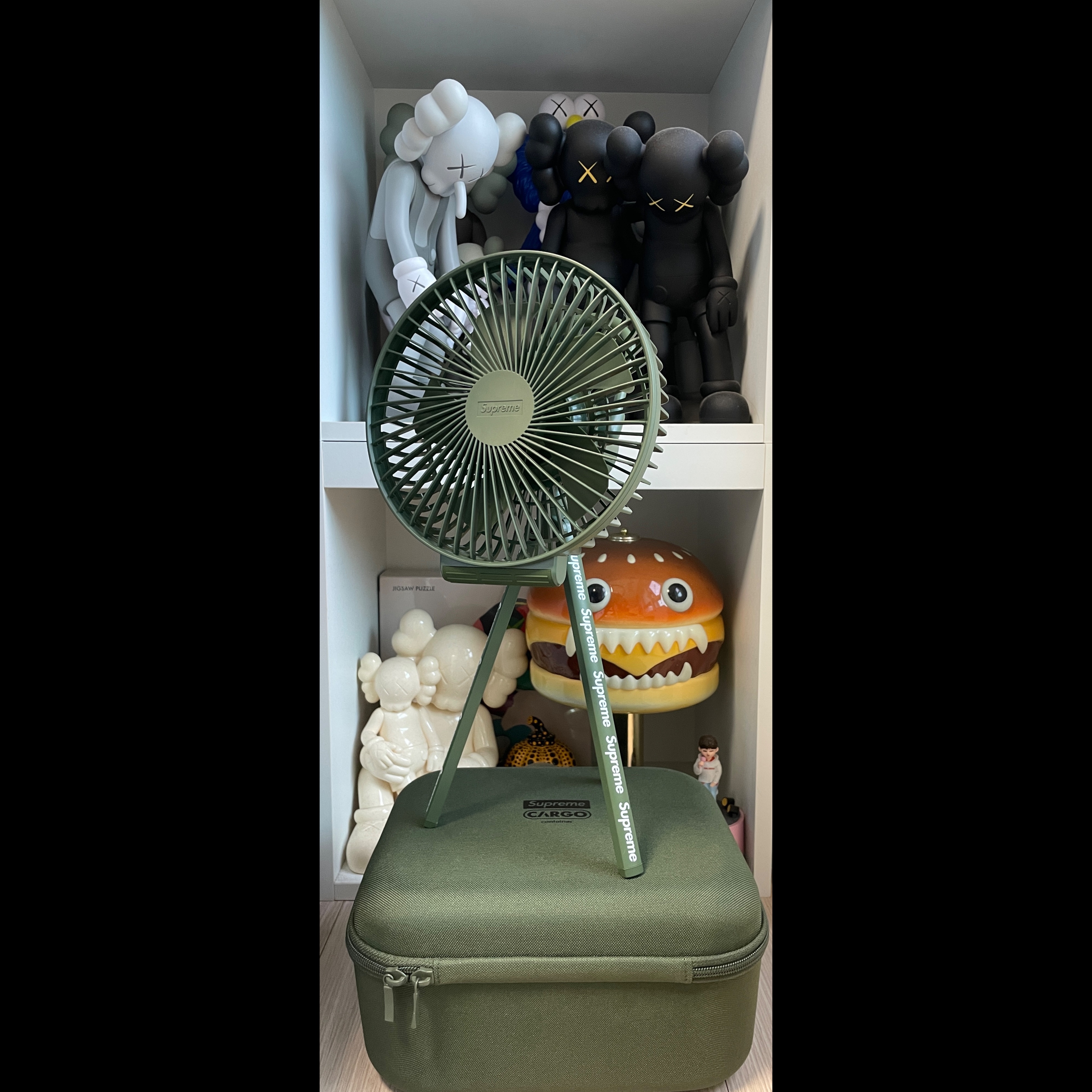 Supreme x Cargo Container Electric Fan Olive - 23FW 착용 스타일 - 1