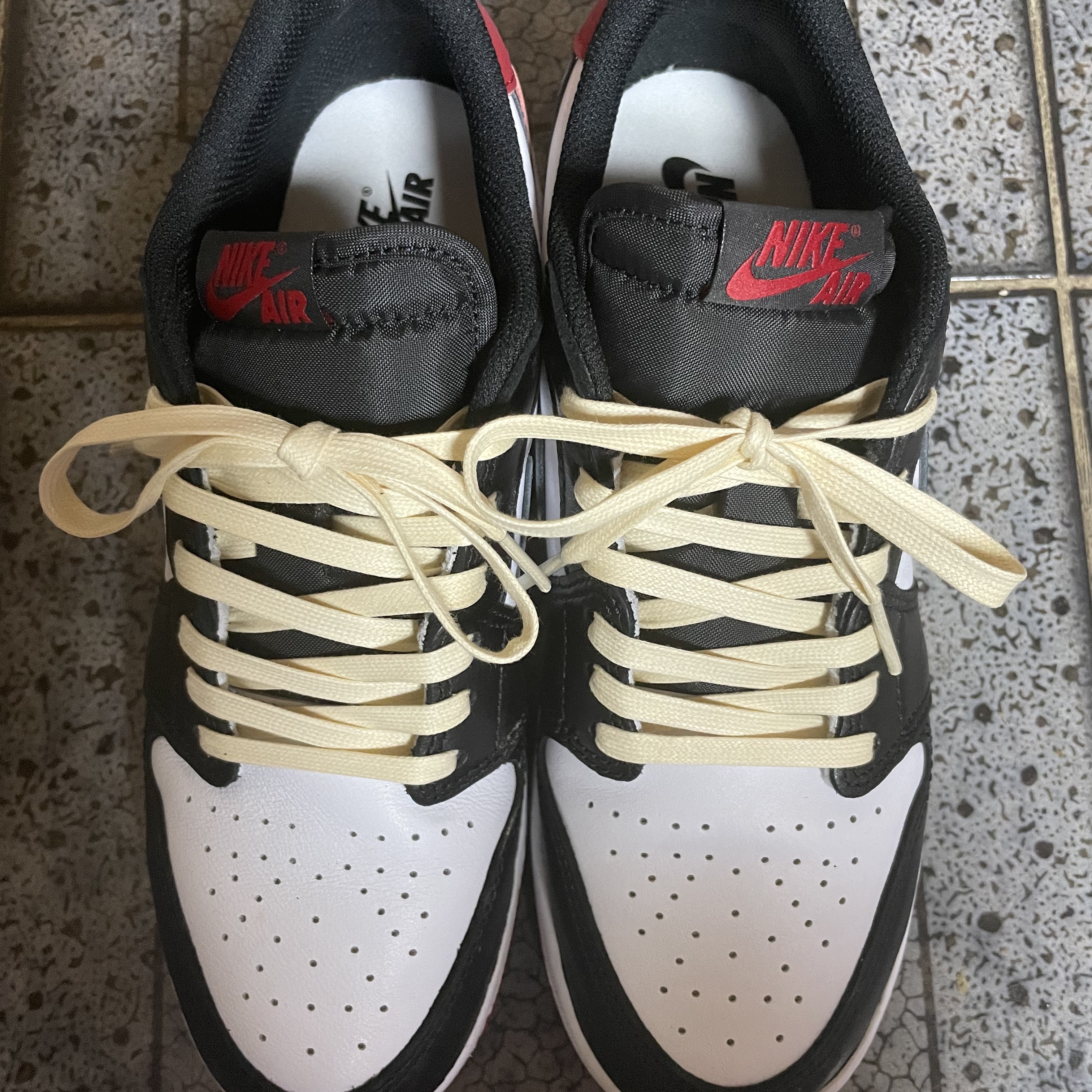(GS) Jordan 1 Retro Low OG Black Toe 착용 스타일