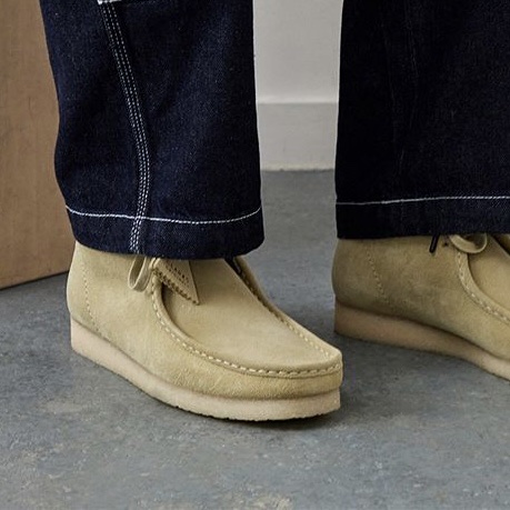 Clarks Wallabee Maple Suede, Clarks Wallabee Black Suede 착용 스타일 - 3