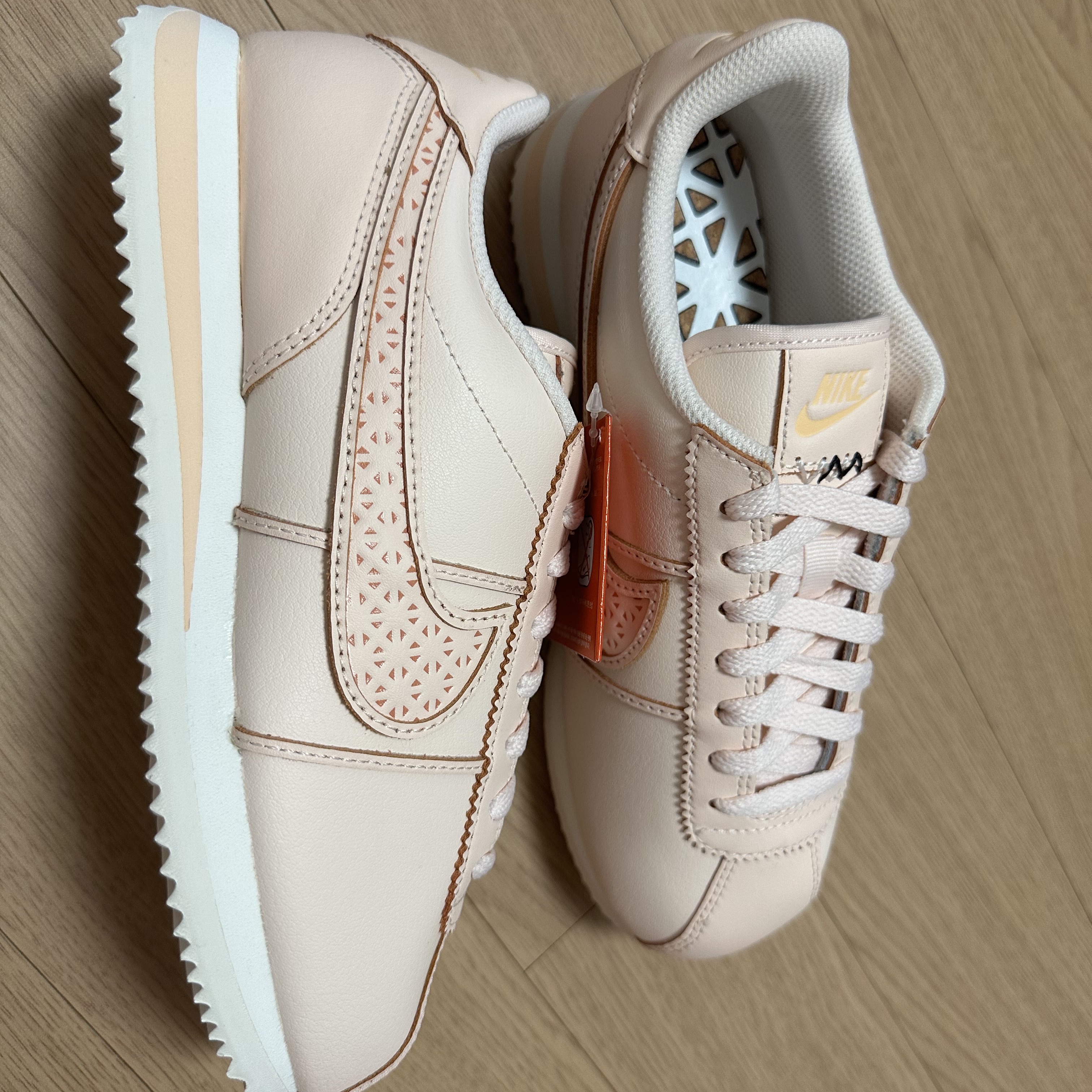(W) Nike Cortez World Make Mexico 착용 스타일 - 1