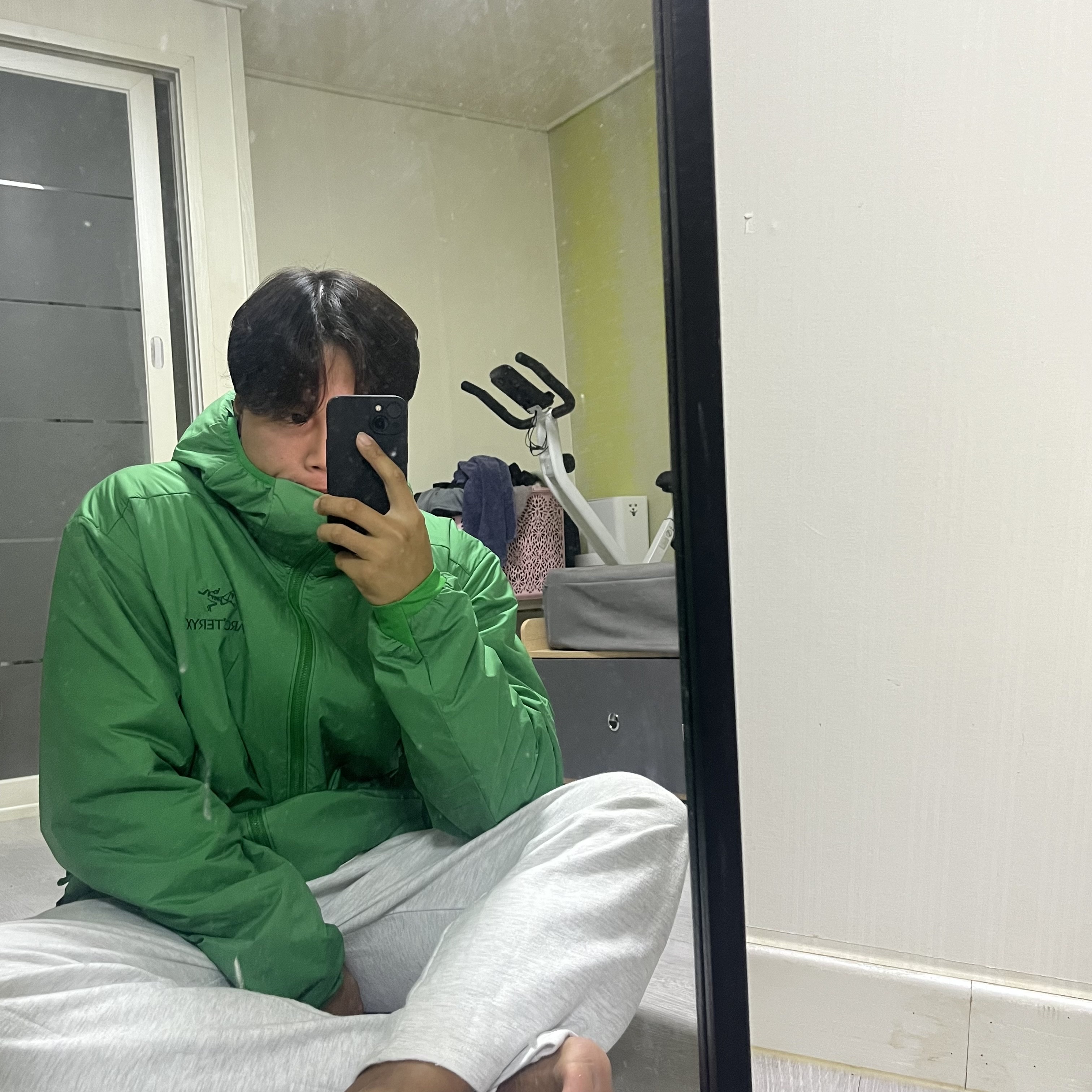 Arc'teryx Atom LT Hoody Jungle 착용 스타일