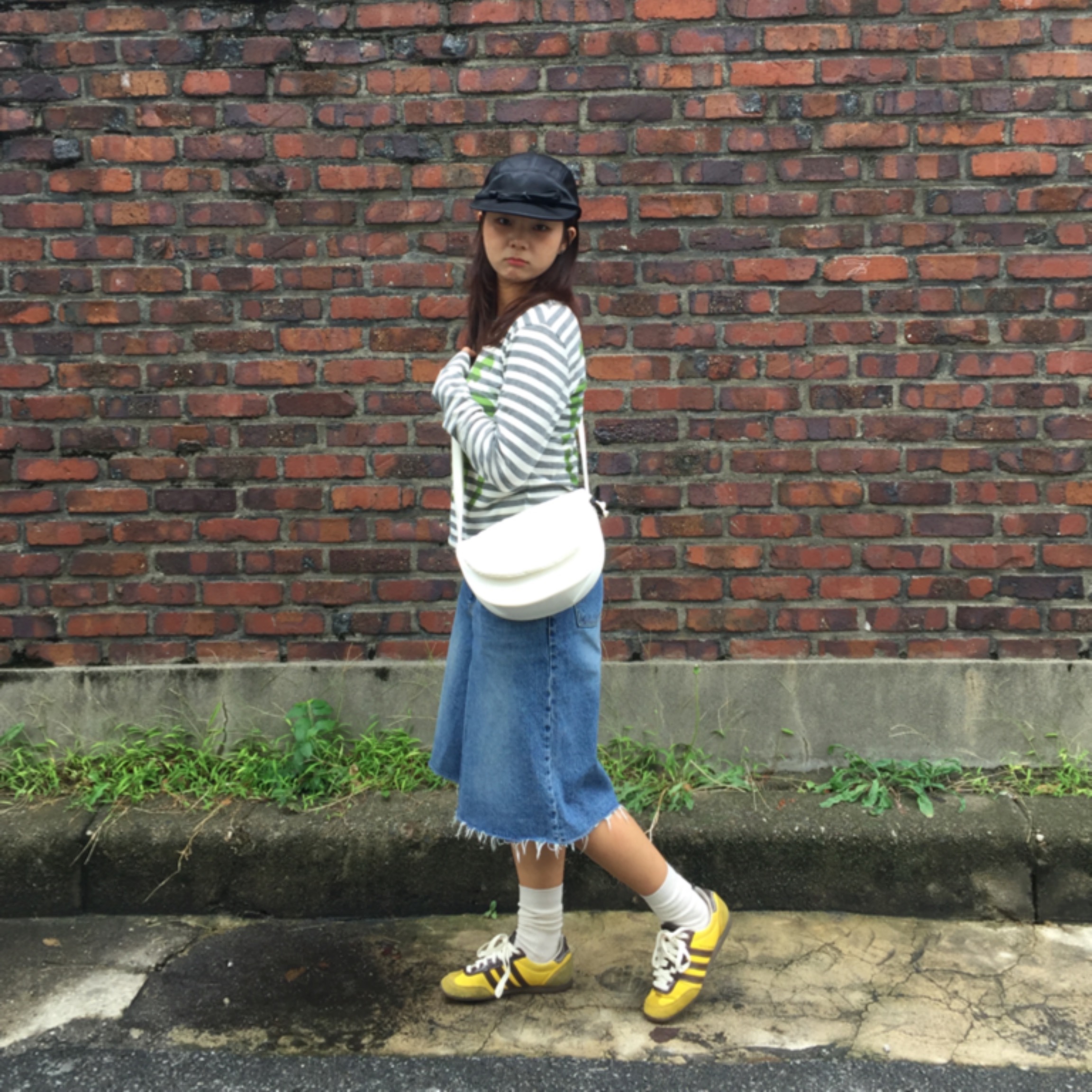 Adidas x Wales Bonner Japan Shoes Hazy Yellow Dark Brown, [KREAM 단독] Safarispot Women 1/2 Ticketing Stripe Border Tee Gray 착용 스타일 - 2