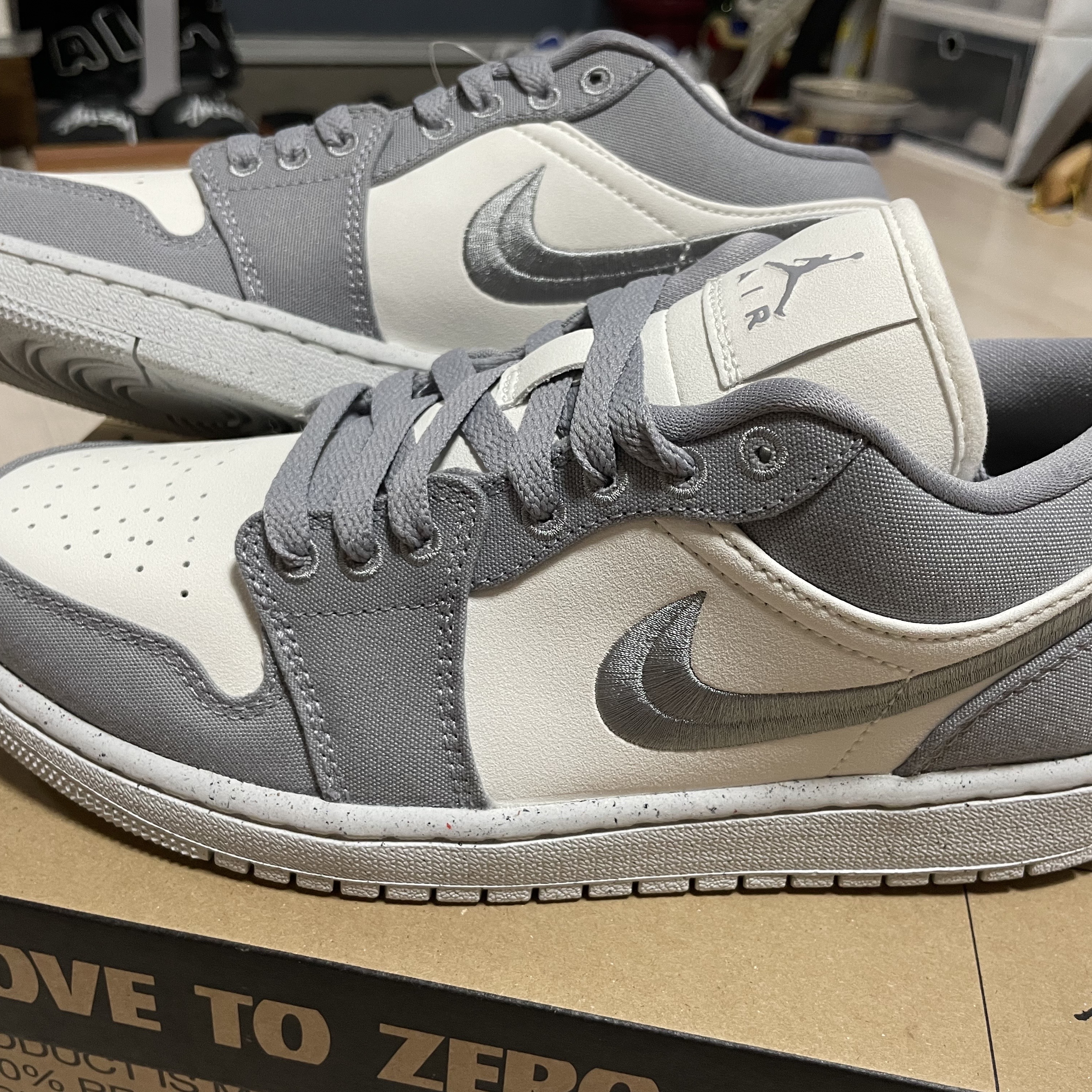 (W) Jordan 1 Low SE Light Steel Grey 착용 스타일