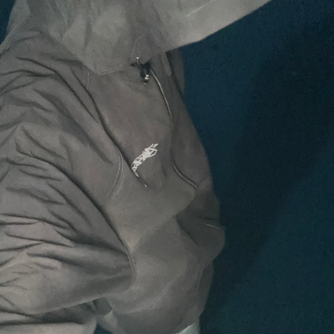 Stussy Wave Dye Beach Shell Jacket Black 착용 스타일 - 2