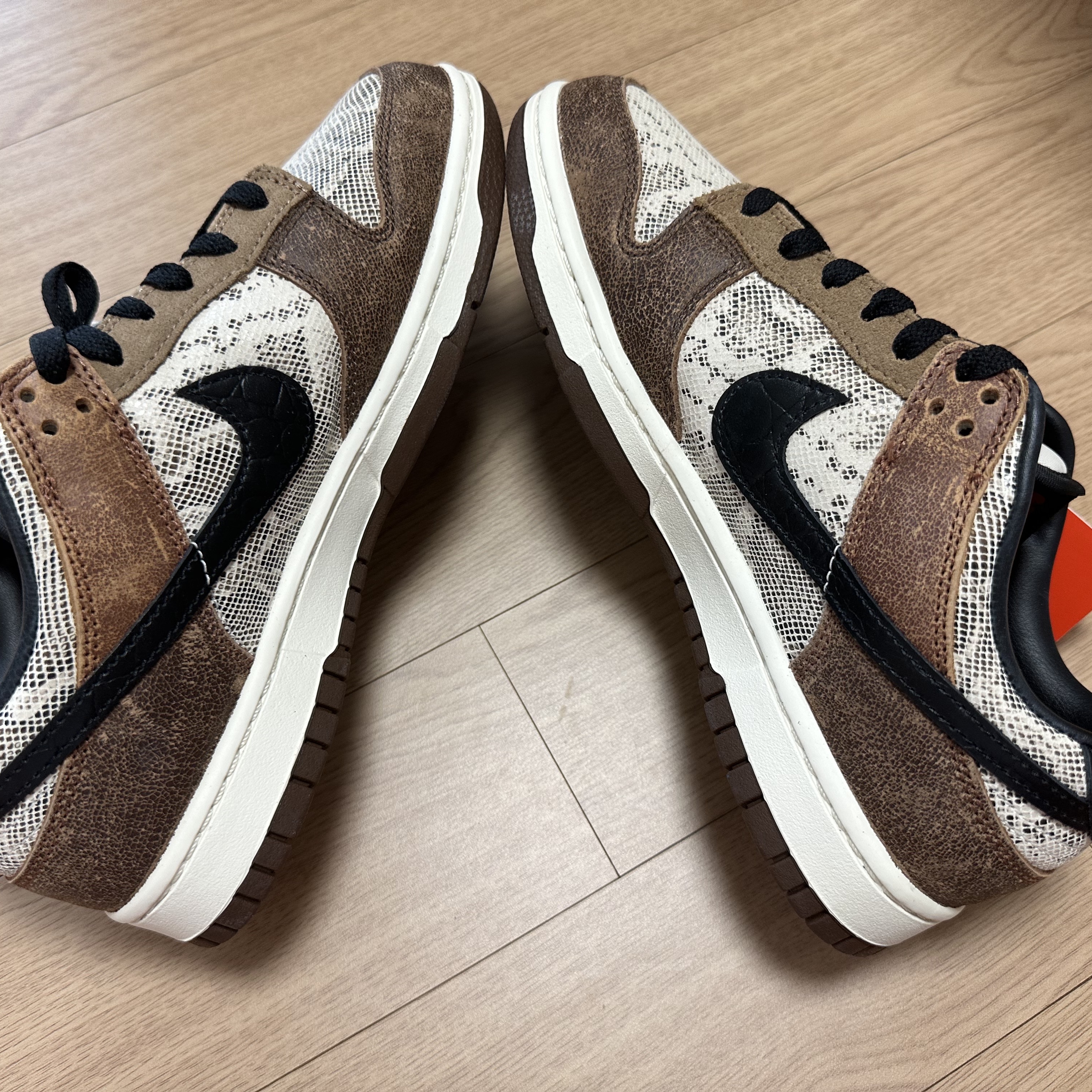 Nike Dunk Low PRM Head to Head 착용 스타일 - 1