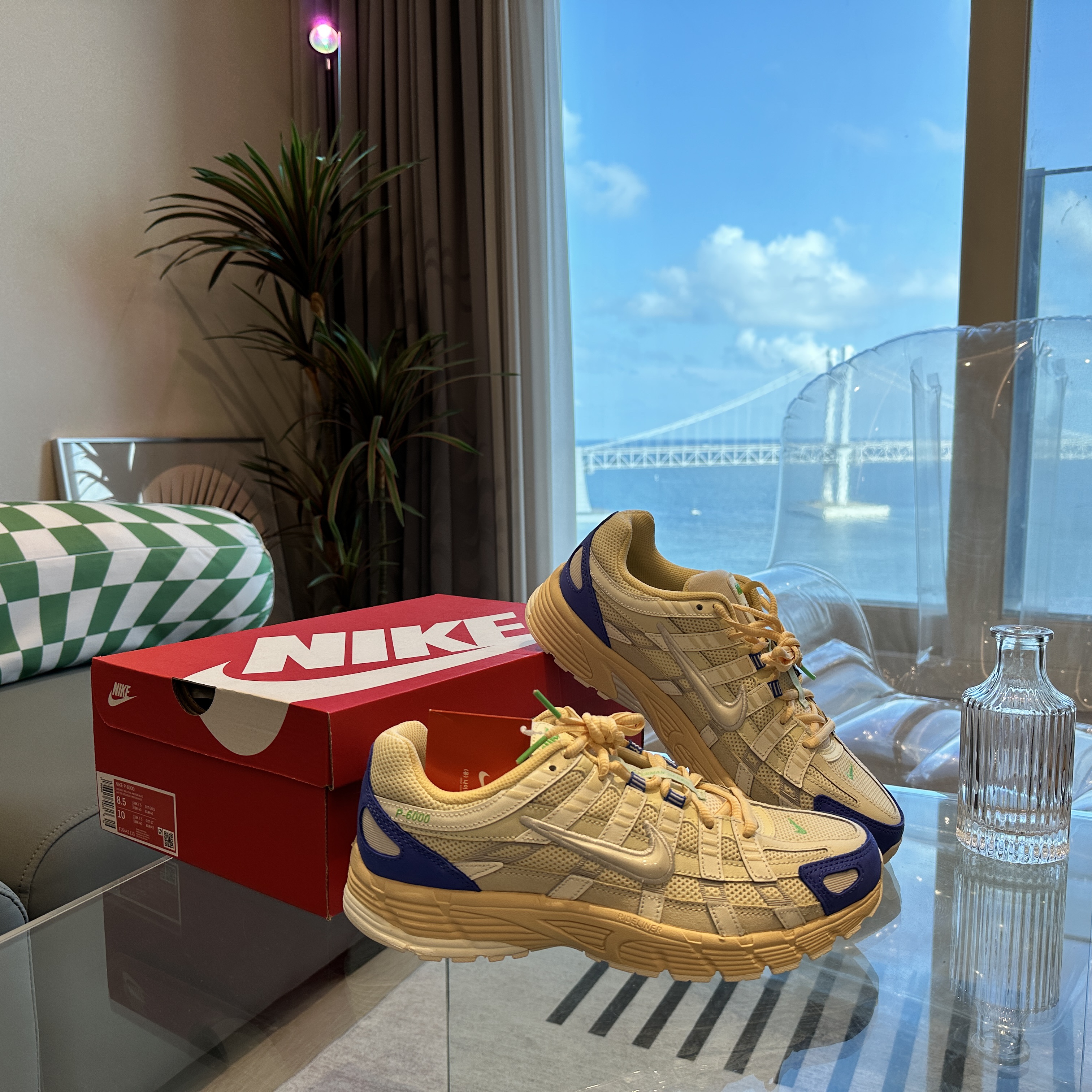 Nike P-6000 Coconut Milk Medium Blue 착용 스타일 - 1