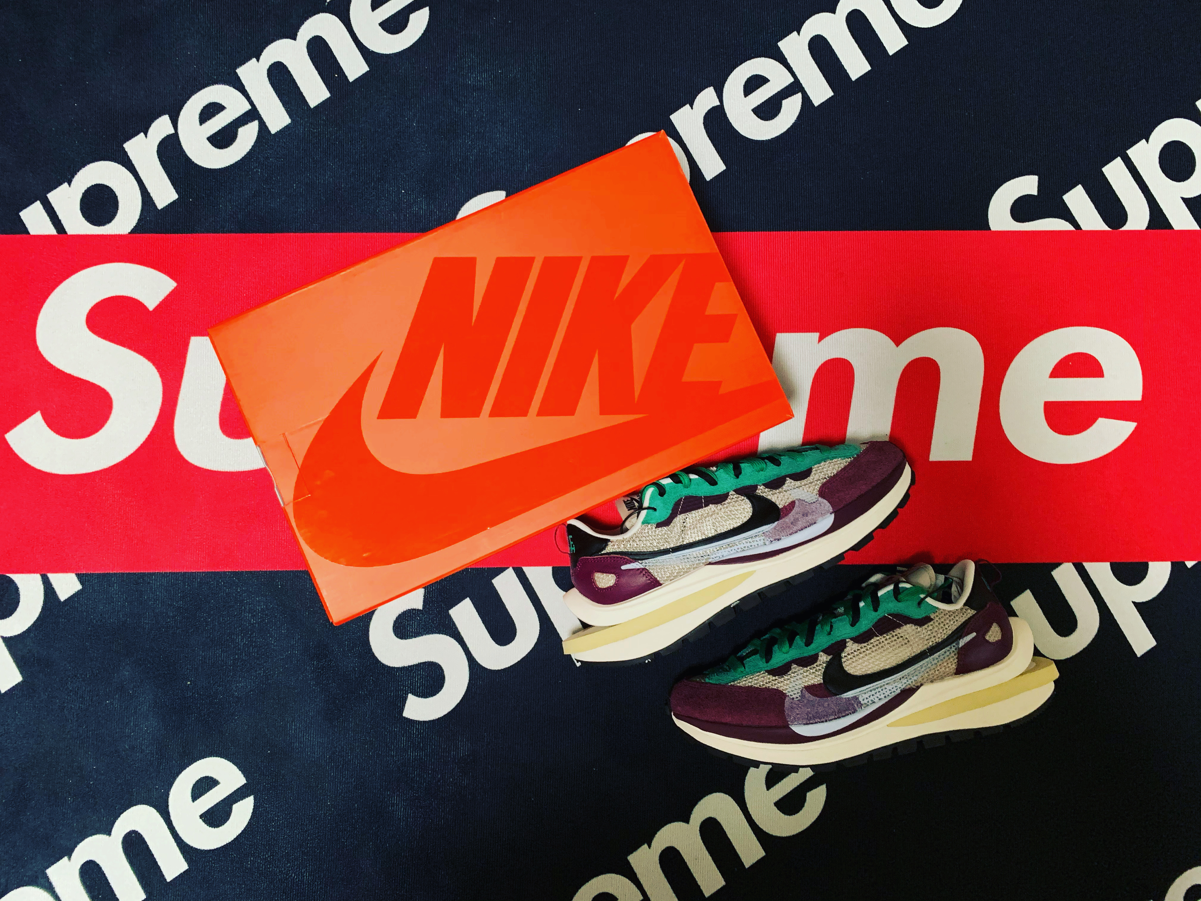 Nike x Sacai VaporWaffle String & Black Villain Red 착용 스타일