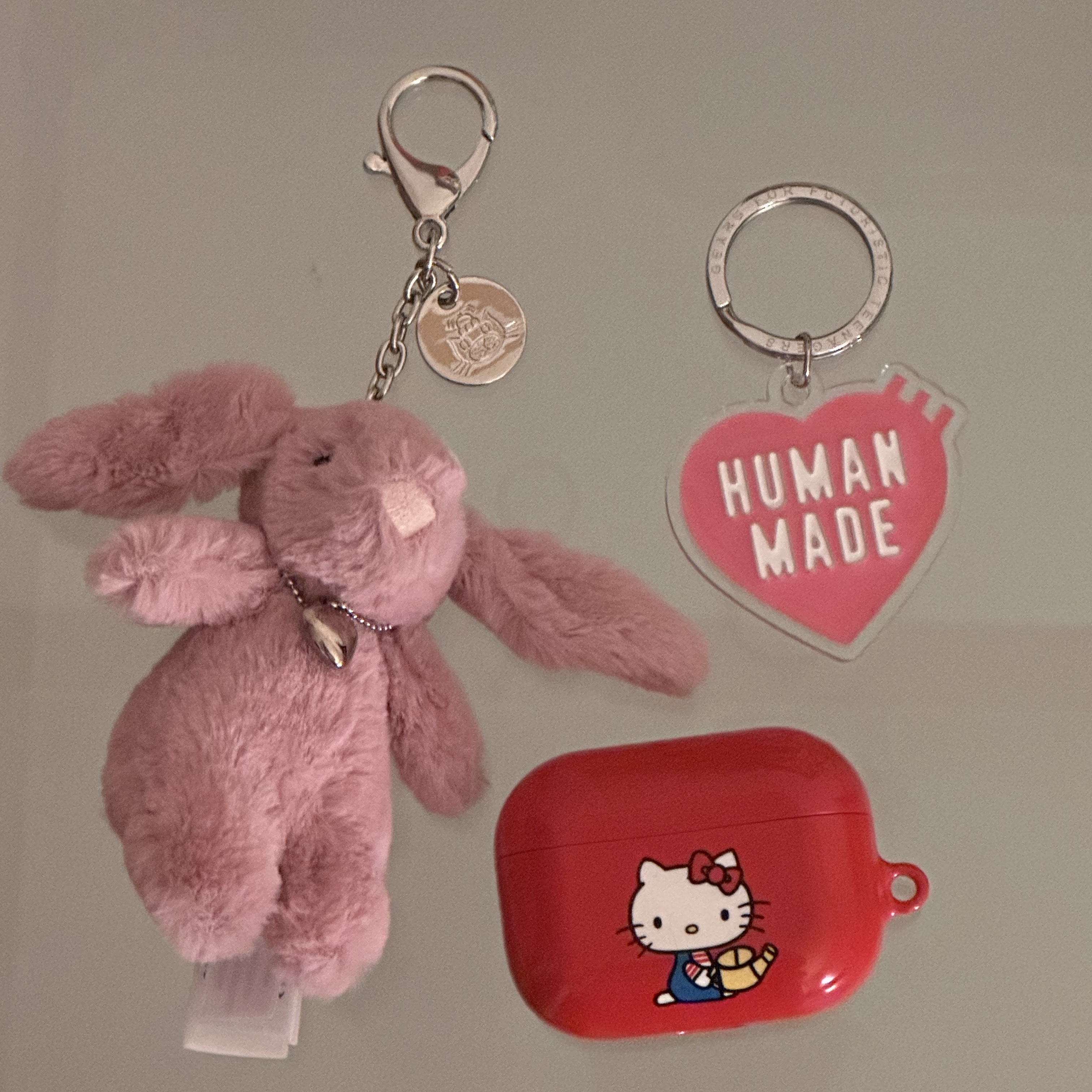 Human Made Acrylic Heart Keyring Pink 착용 스타일