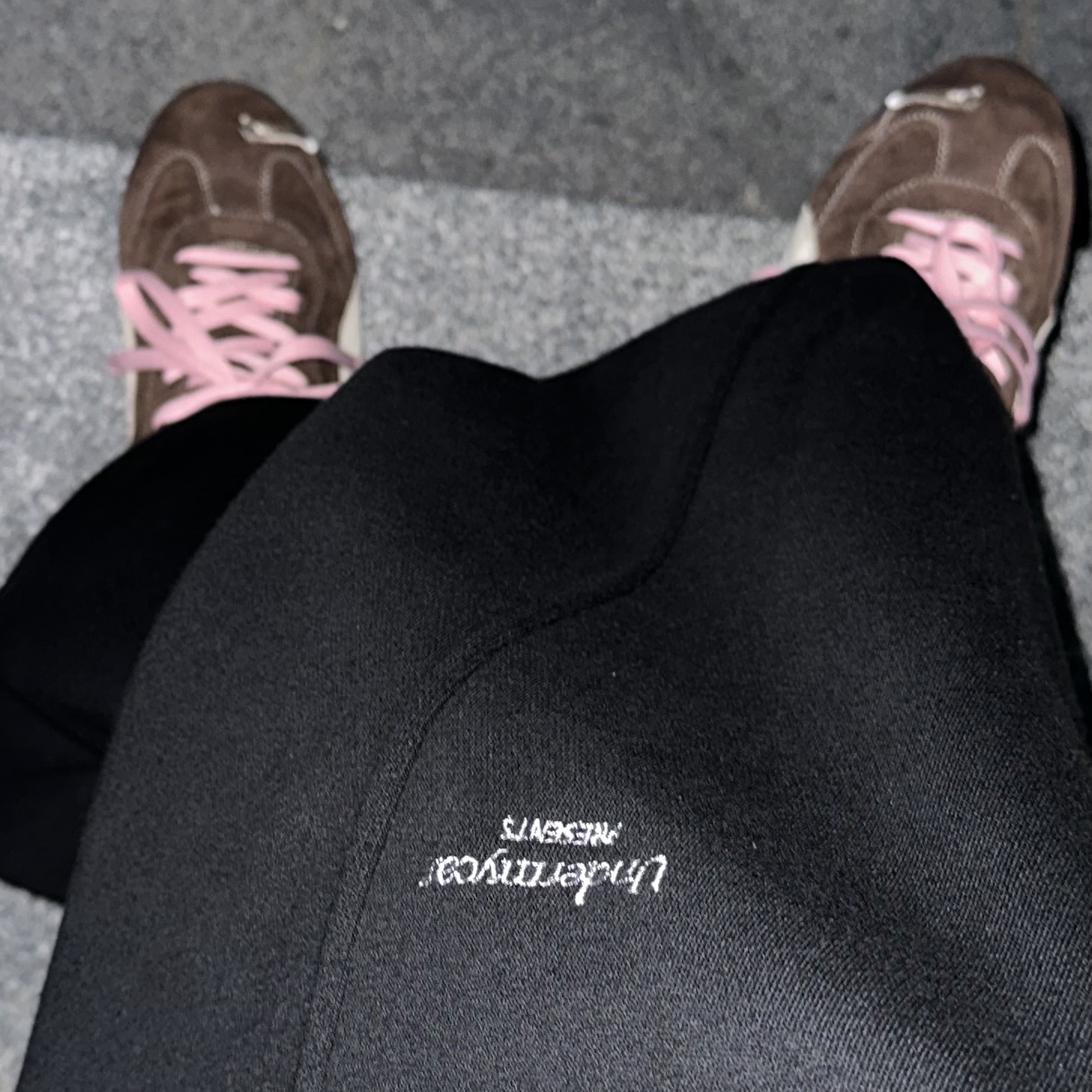 Undermycar Mu.03 Anti Fxxking Logo Play Oversized Sweat Jogger Black 착용 스타일