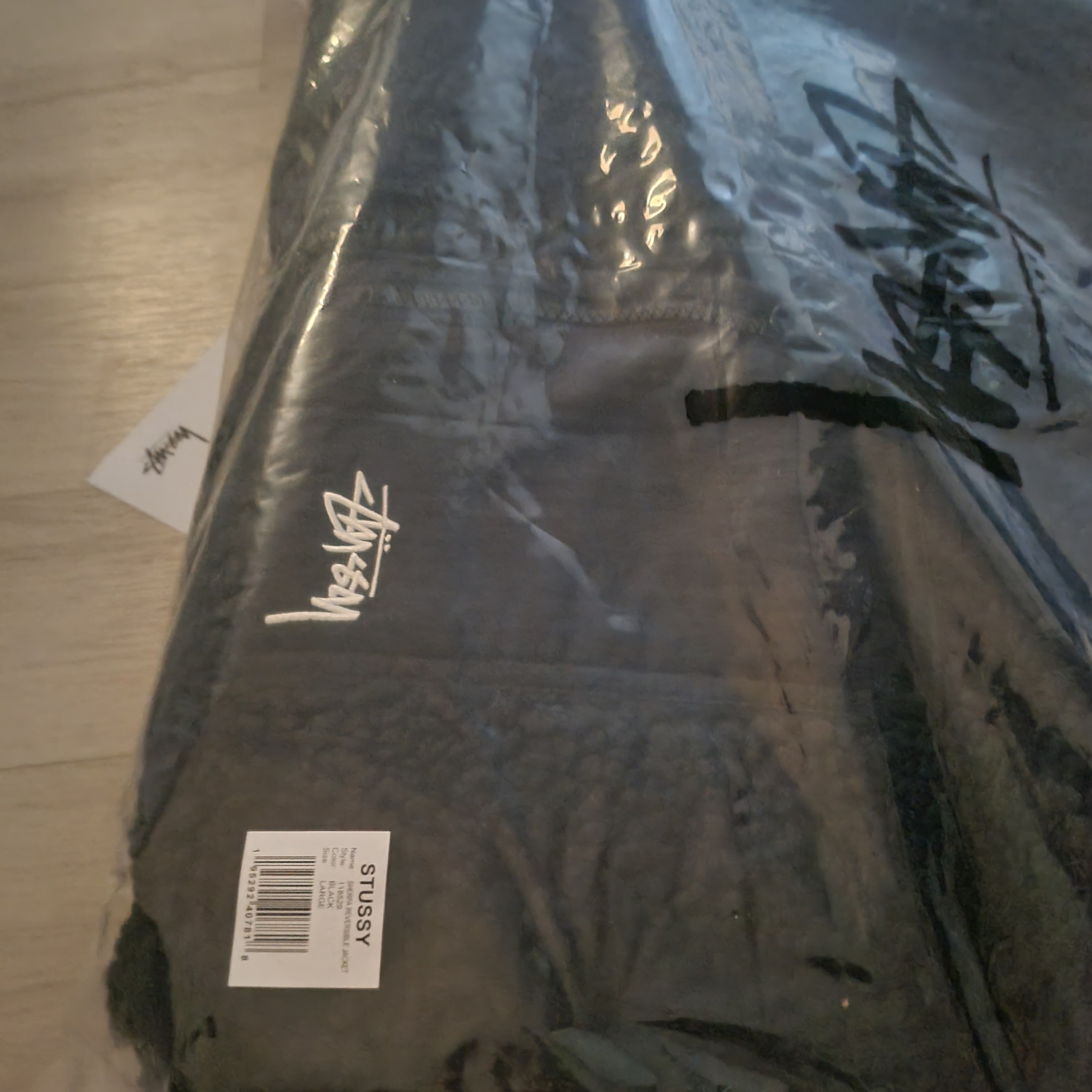 Stussy Sherpa Reversible Jacket Black 착용 스타일