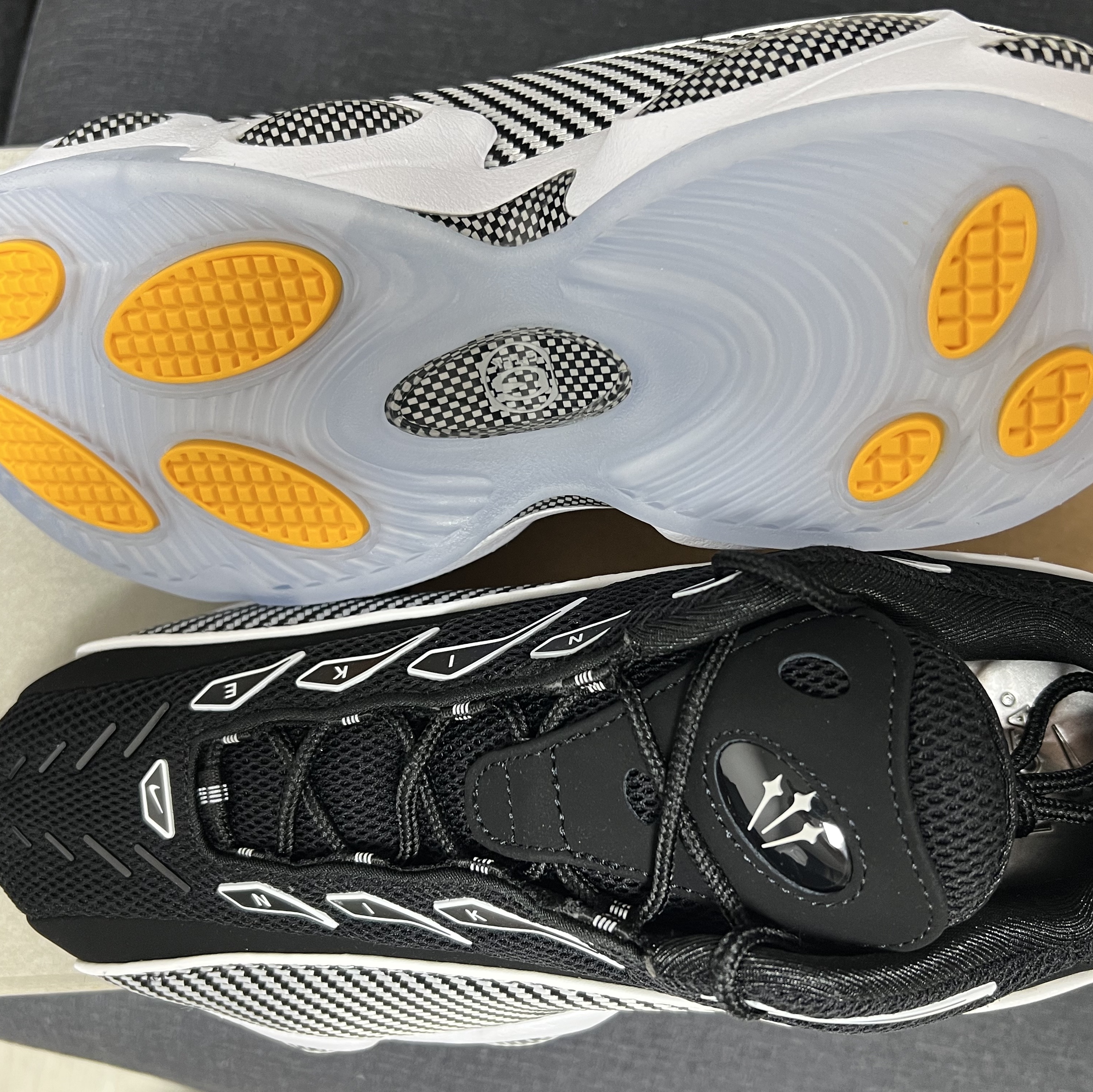 Nike x Drake Nocta Glide Black White Clear 착용 스타일 - 2