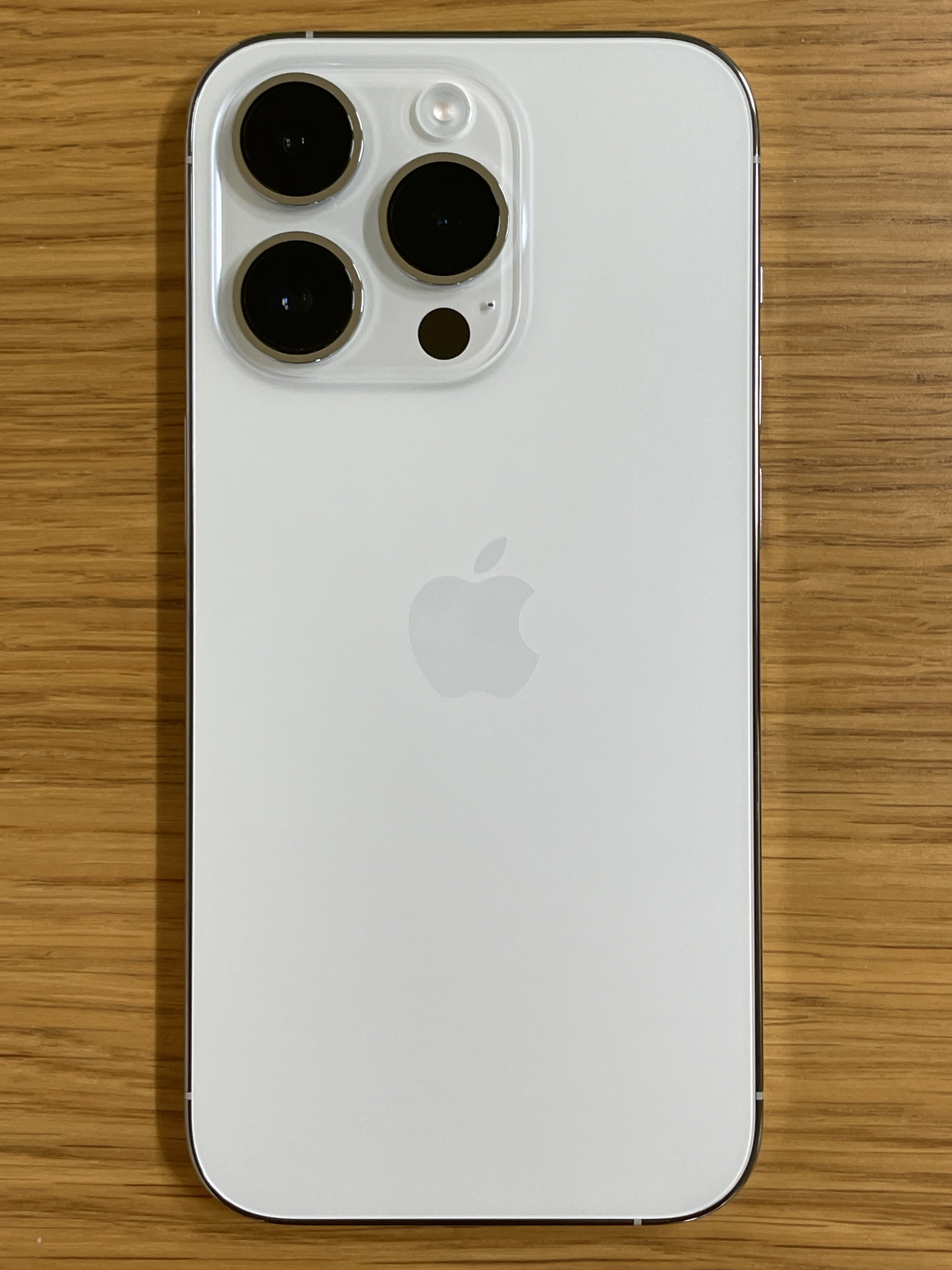 Apple iPhone 14 Pro 128GB Silver (Korean Ver.) 착용 스타일 - 2
