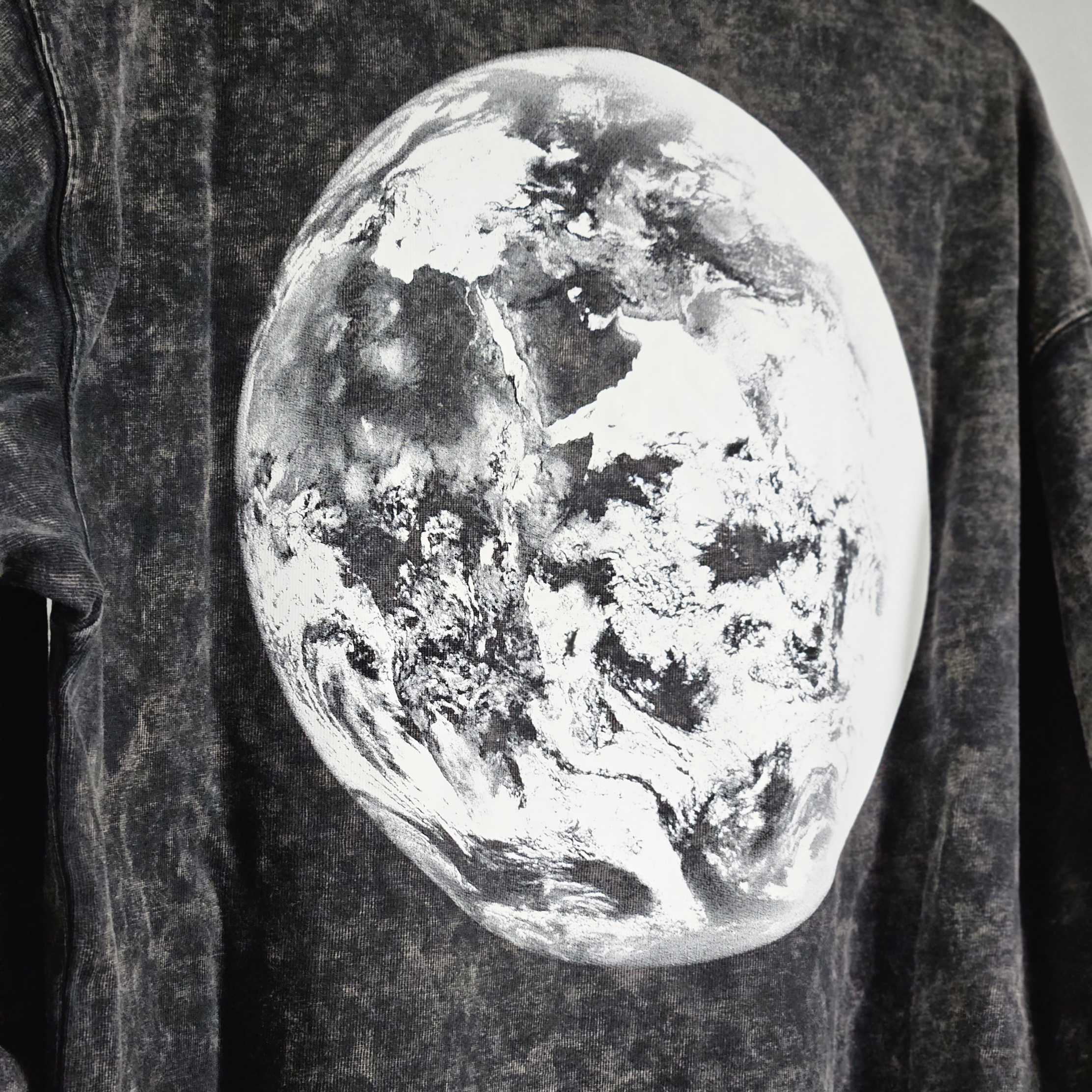 Nike ACG Earth Long Sleeve T-Shirt Black 착용 스타일 - 3