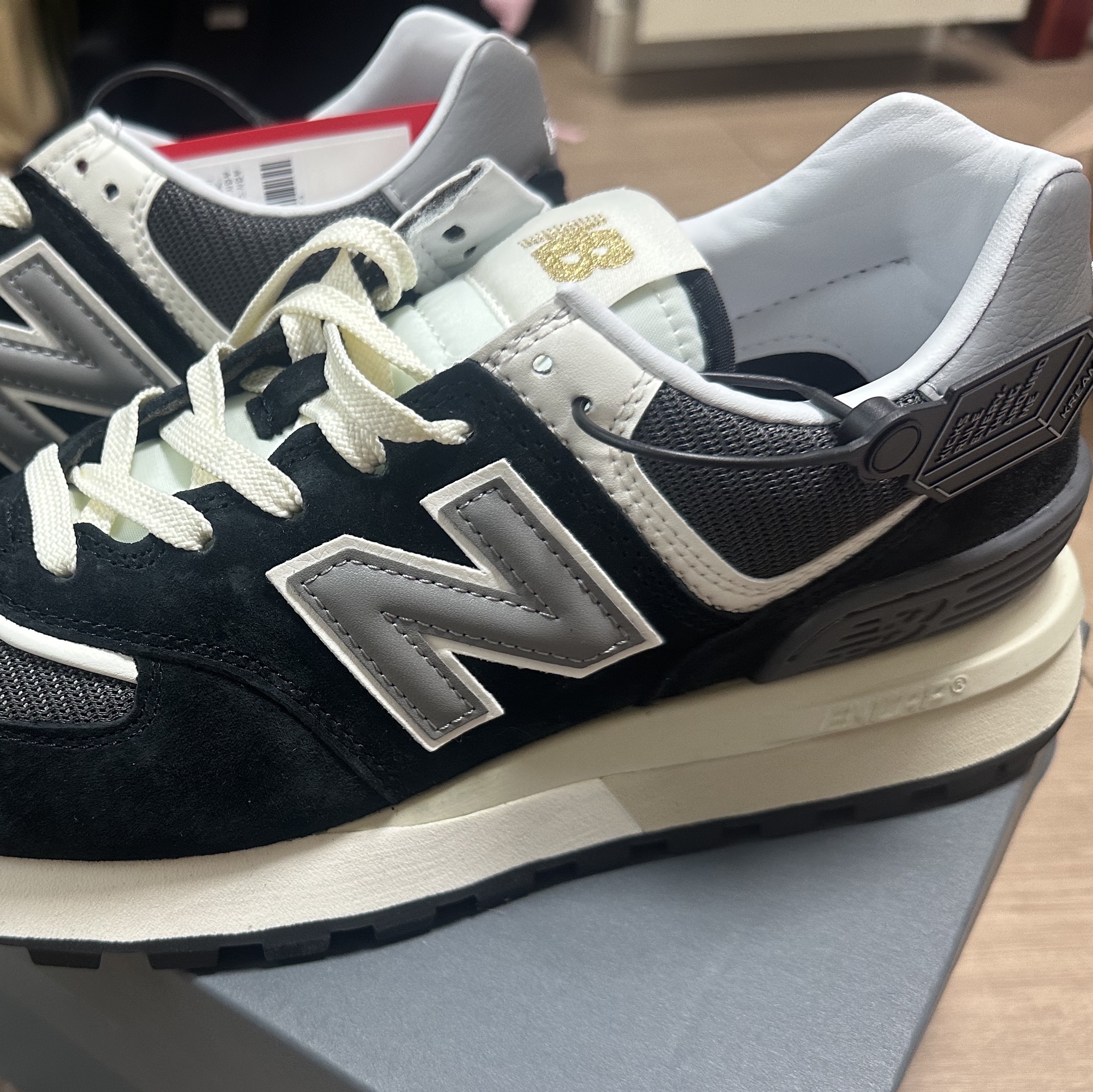 New Balance 574 Legacy Black 착용 스타일 - 2