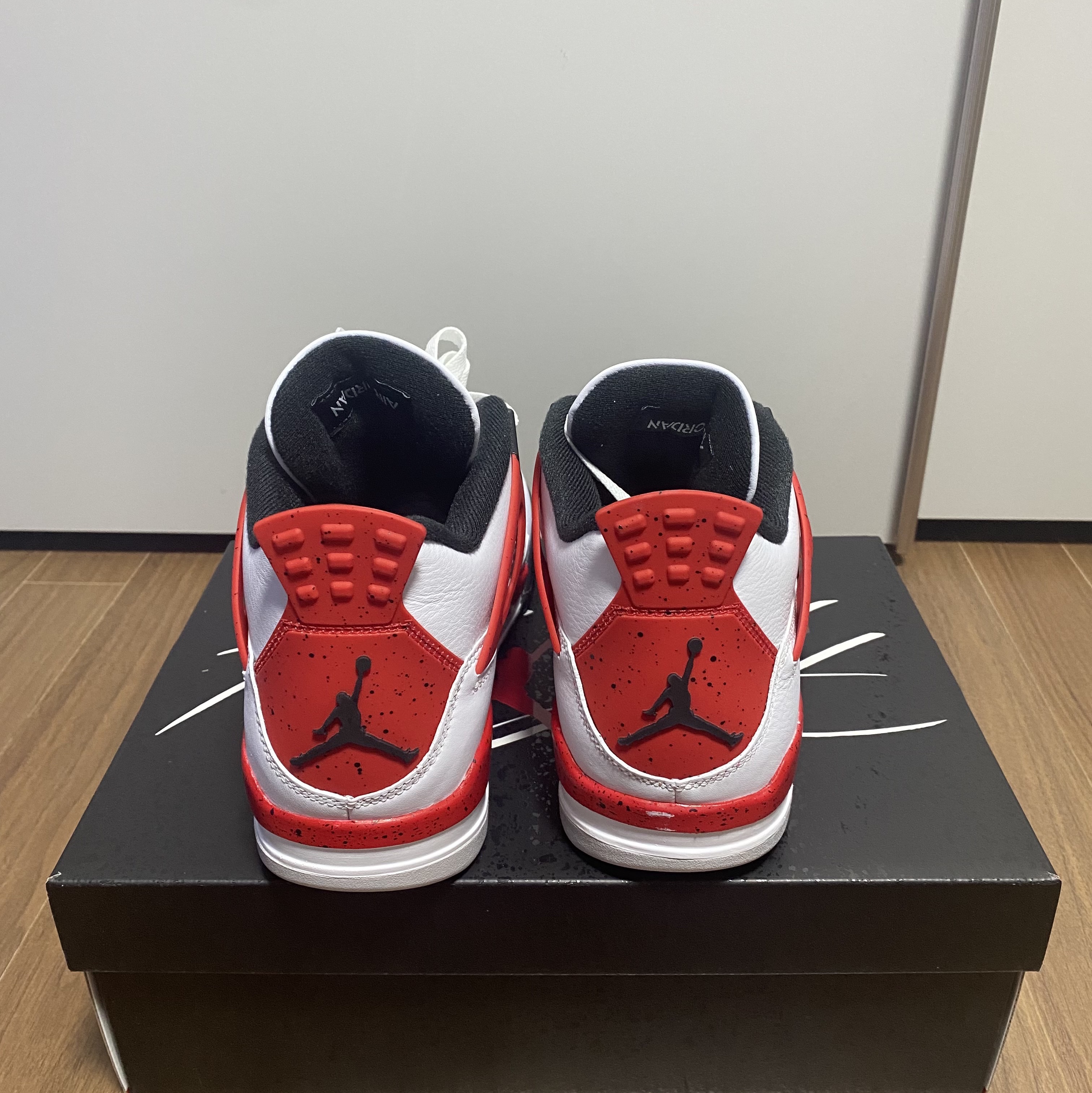 Jordan 4 Retro Red Cement 착용 스타일