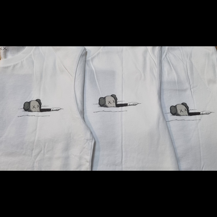 Uniqlo UT x Kaws Short Sleeve Graphic T-Shirt White 착용 스타일