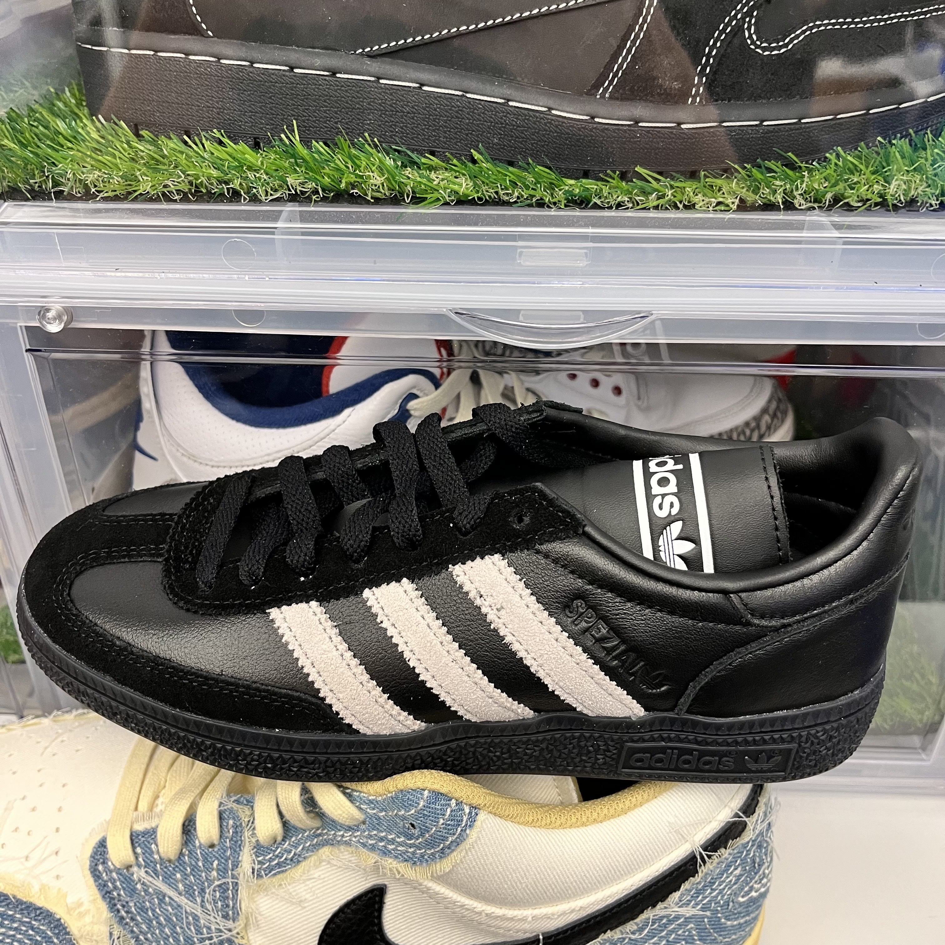Adidas Spezial Handball Core Black Cloud White 착용 스타일 - 3