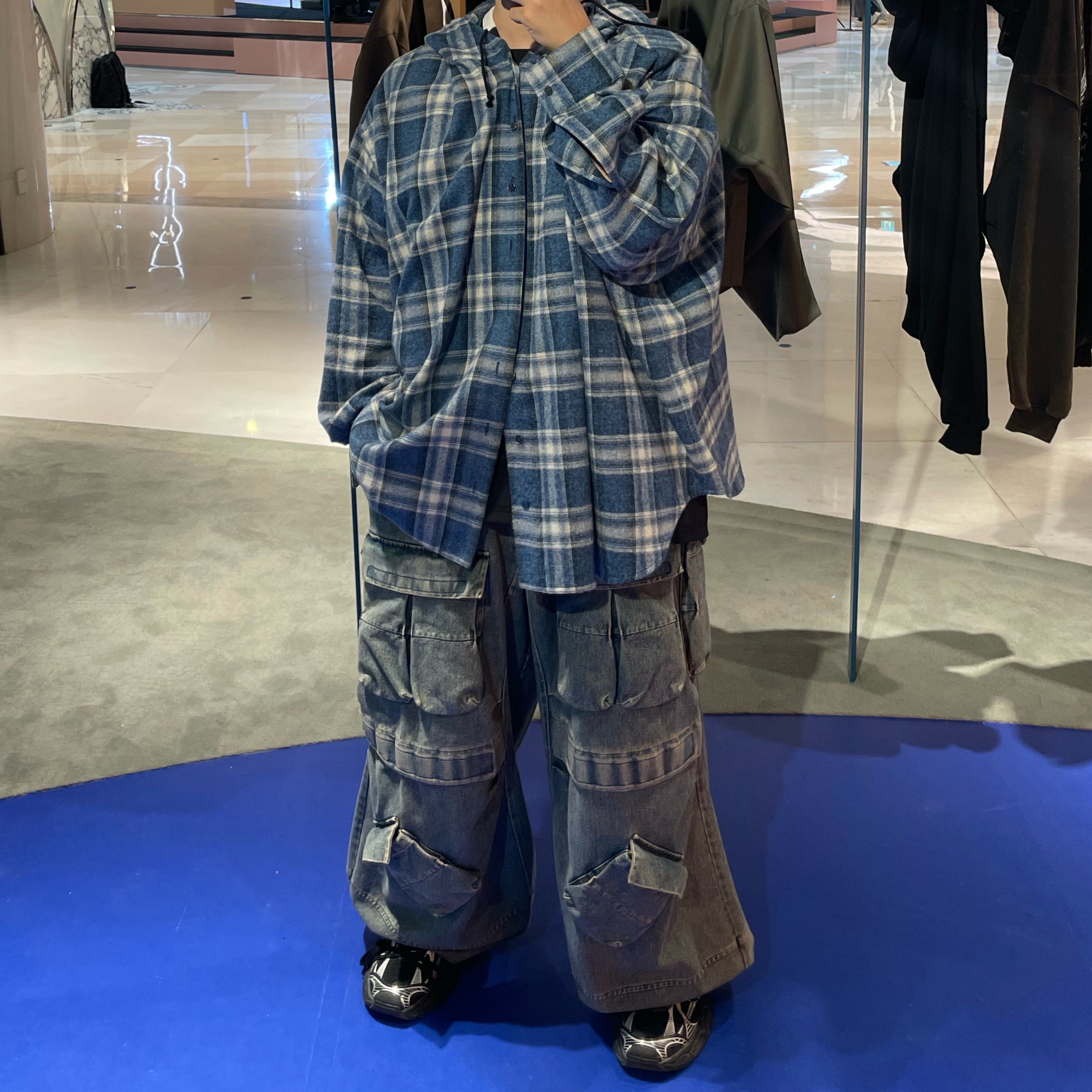 Ourpas 077 Check Hoodie Pale Blue, [KREAM 단독] Ourpas 030 Wide Cargo Denim Blue 착용 스타일 - 2