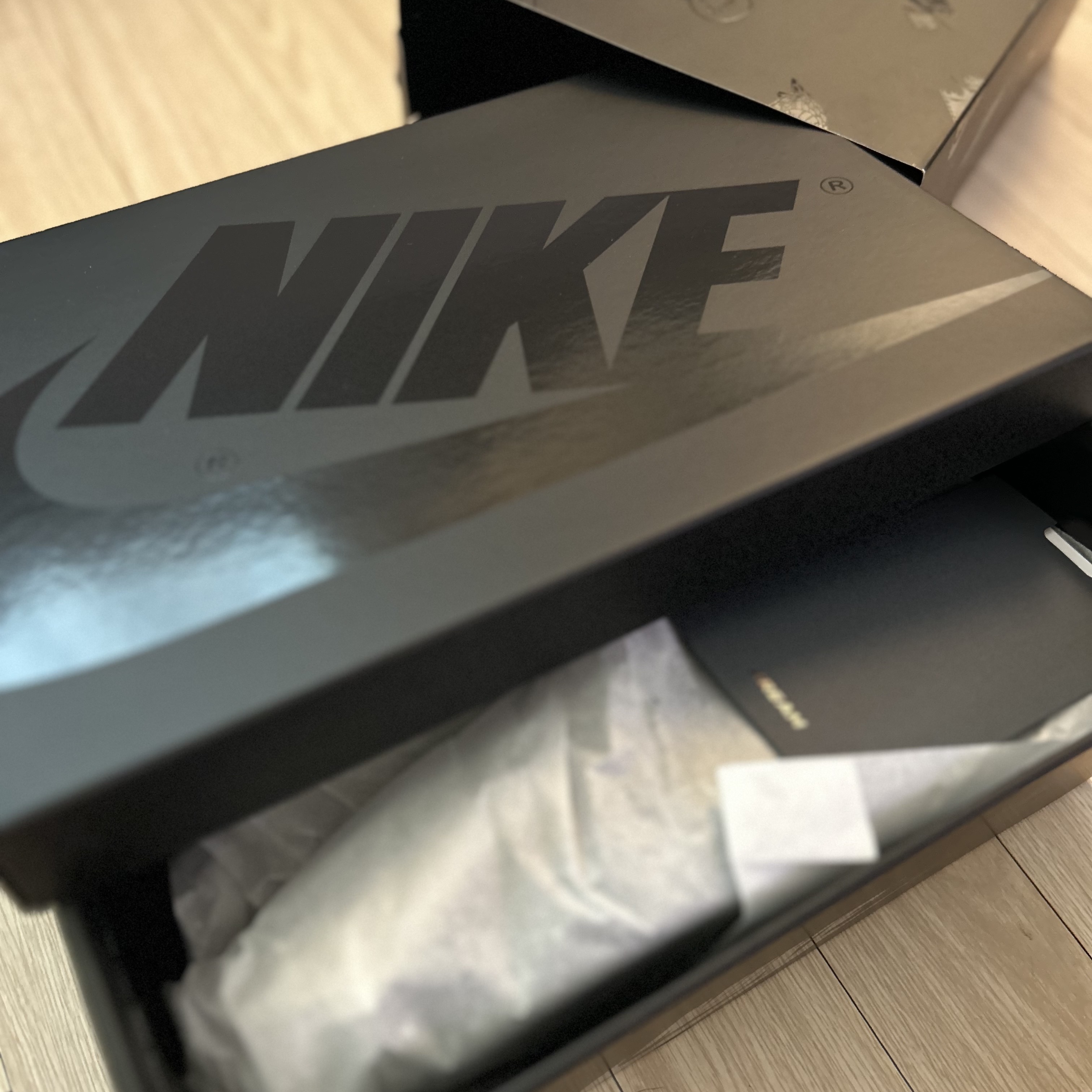 Jordan 1 x Travis Scott Retro Low OG SP Black Phantom 착용 스타일 - 3