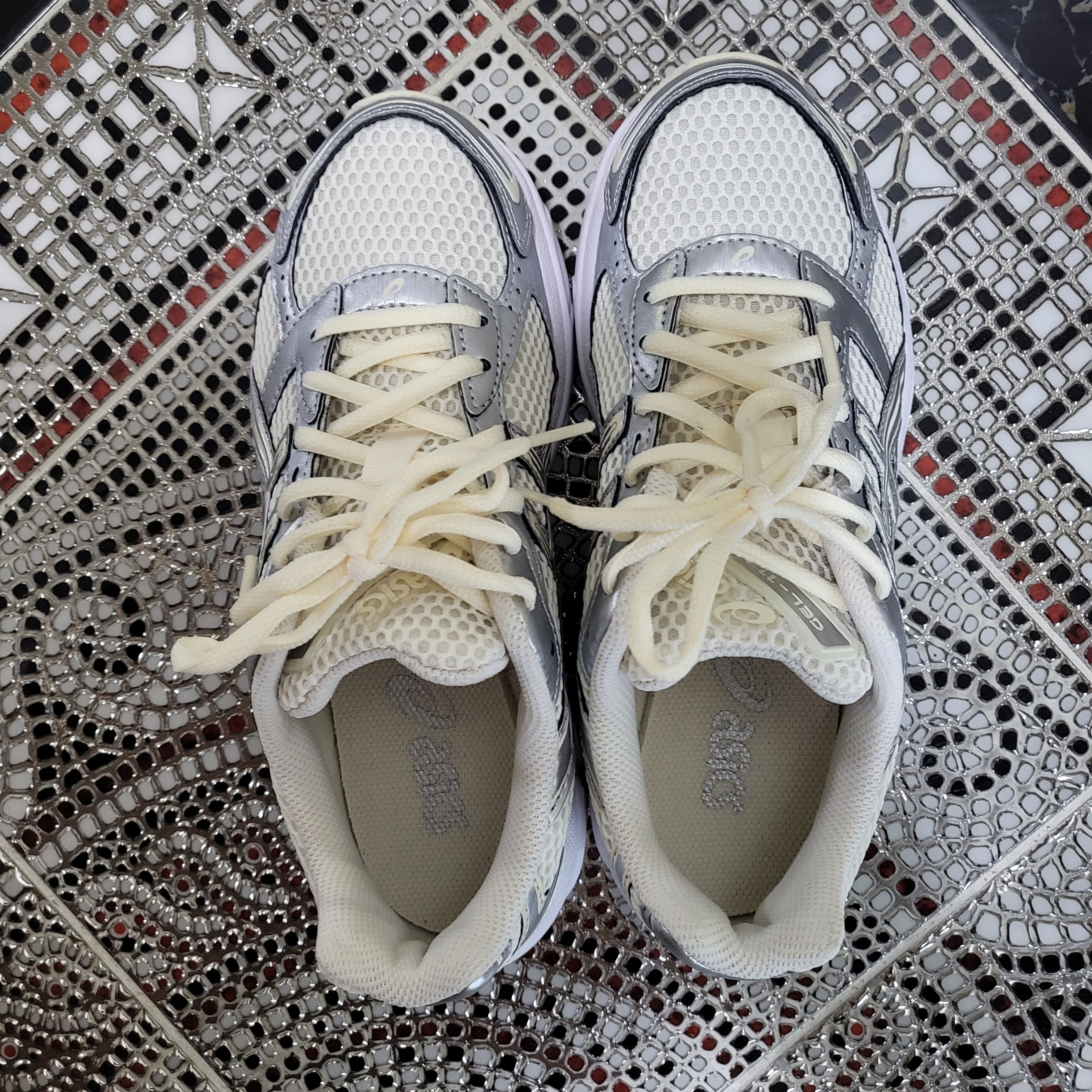(W) Asics Gel-1130 Cream Pure Silver 착용 스타일 - 2