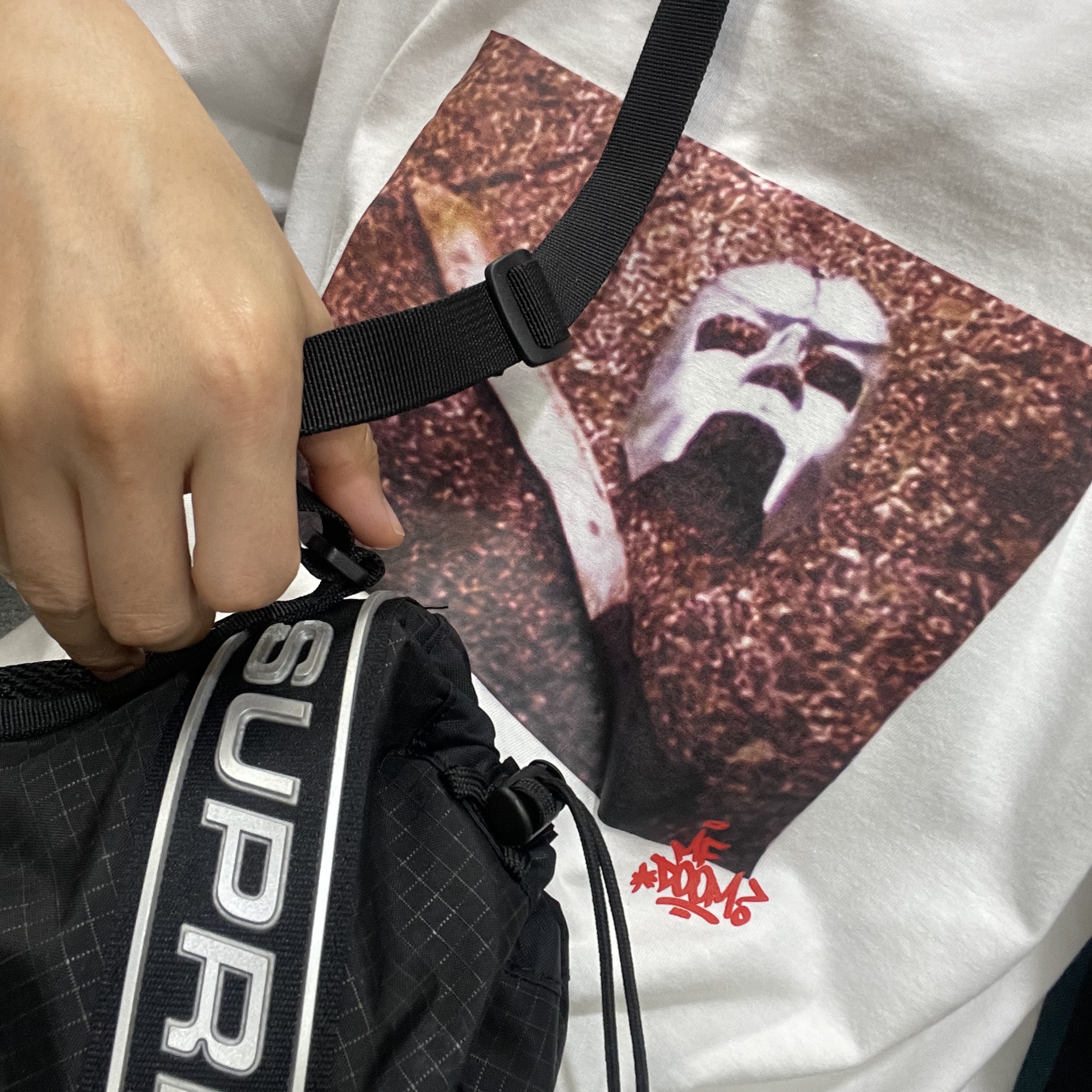 Supreme x MF Doom T-Shirt White - 23FW, Nike x Supreme Air Force 1 Low Black 착용 스타일 - 2