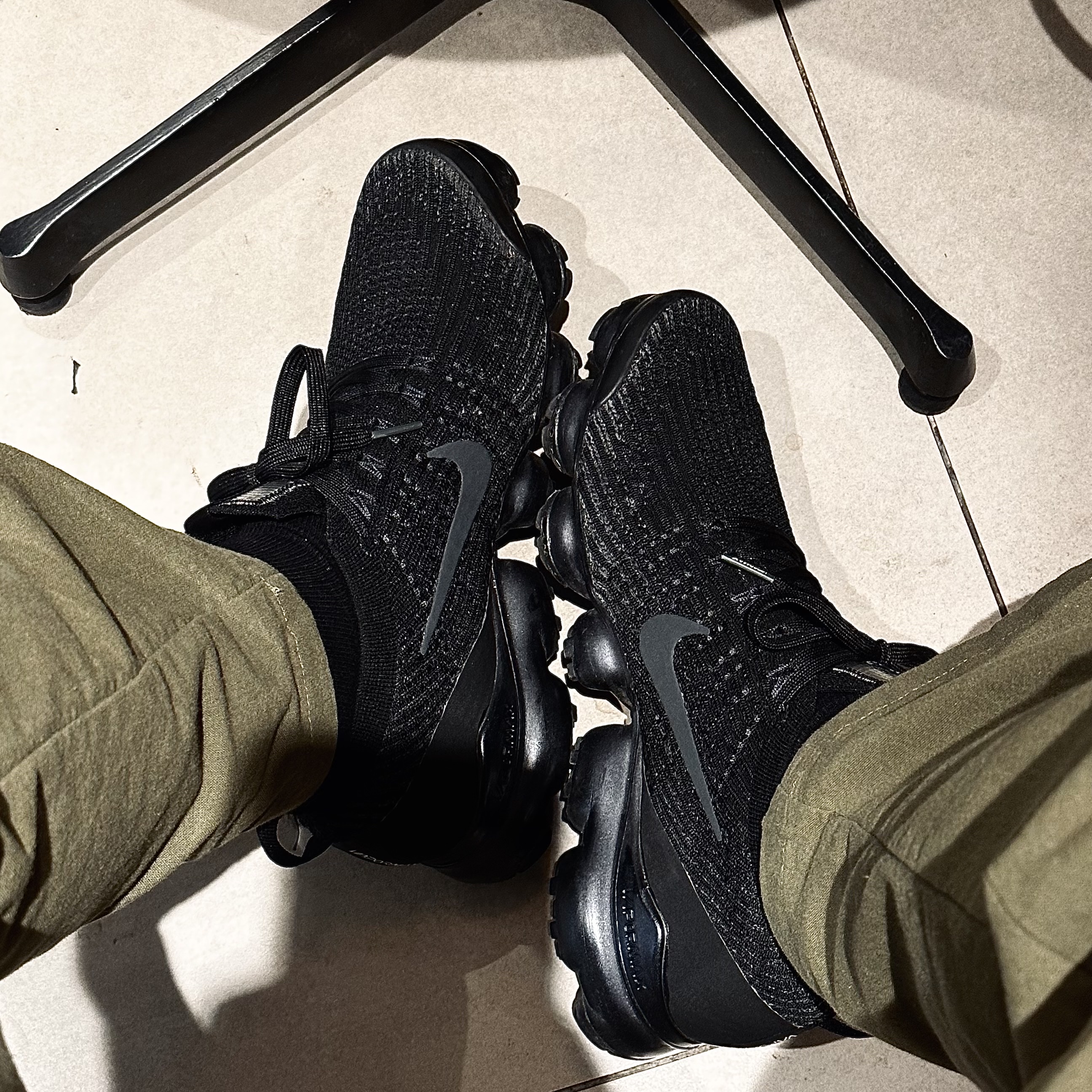 Nike Air VaporMax Flyknit 3.0 Triple Black 착용 스타일