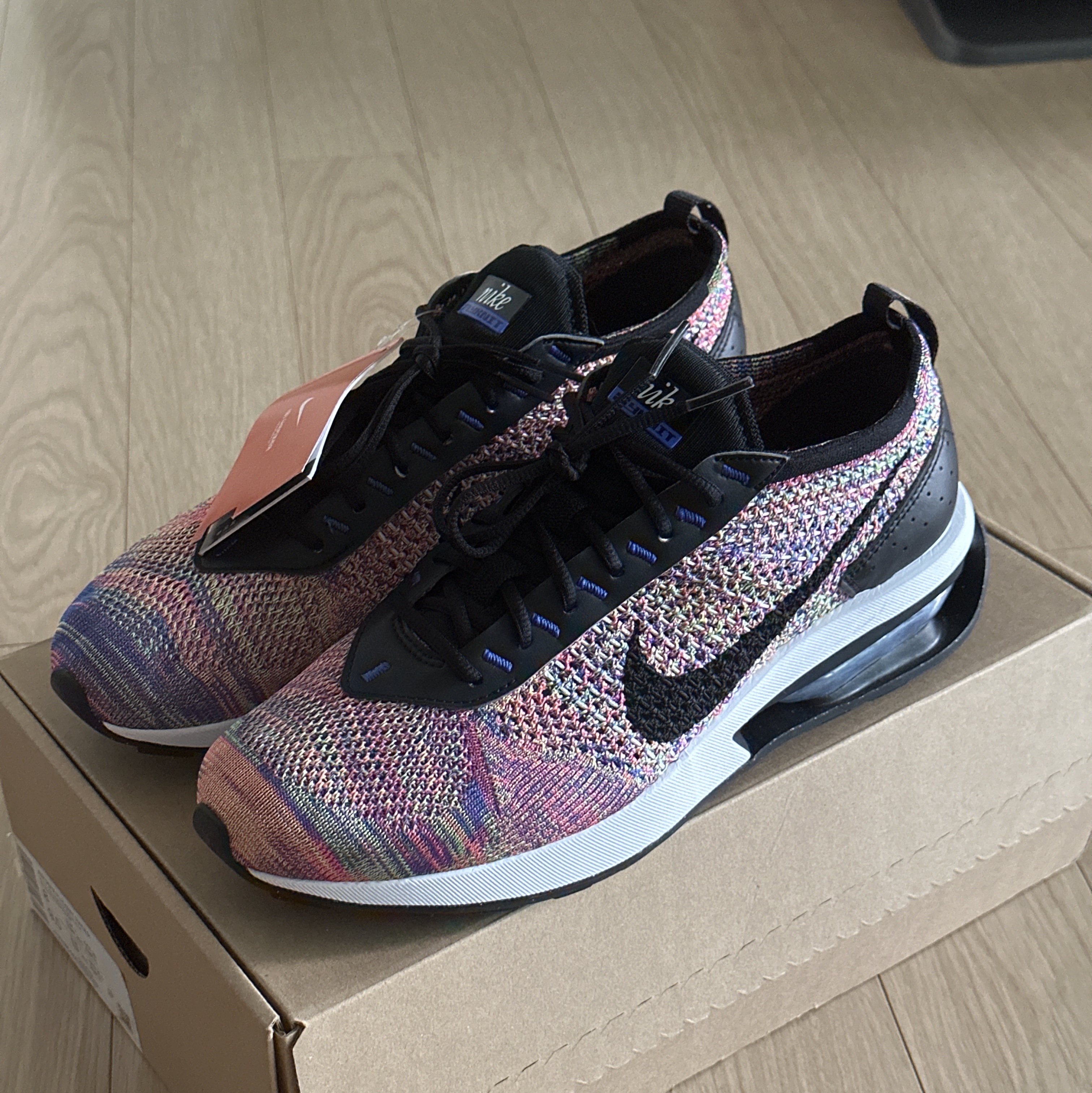 Nike Air Max Flyknit Racer Multi Color Racer Blue 착용 스타일