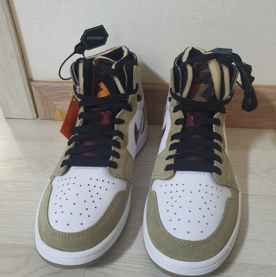 Jordan 1 Zoom Air CMFT Neutral Olive 착용 스타일 - 3