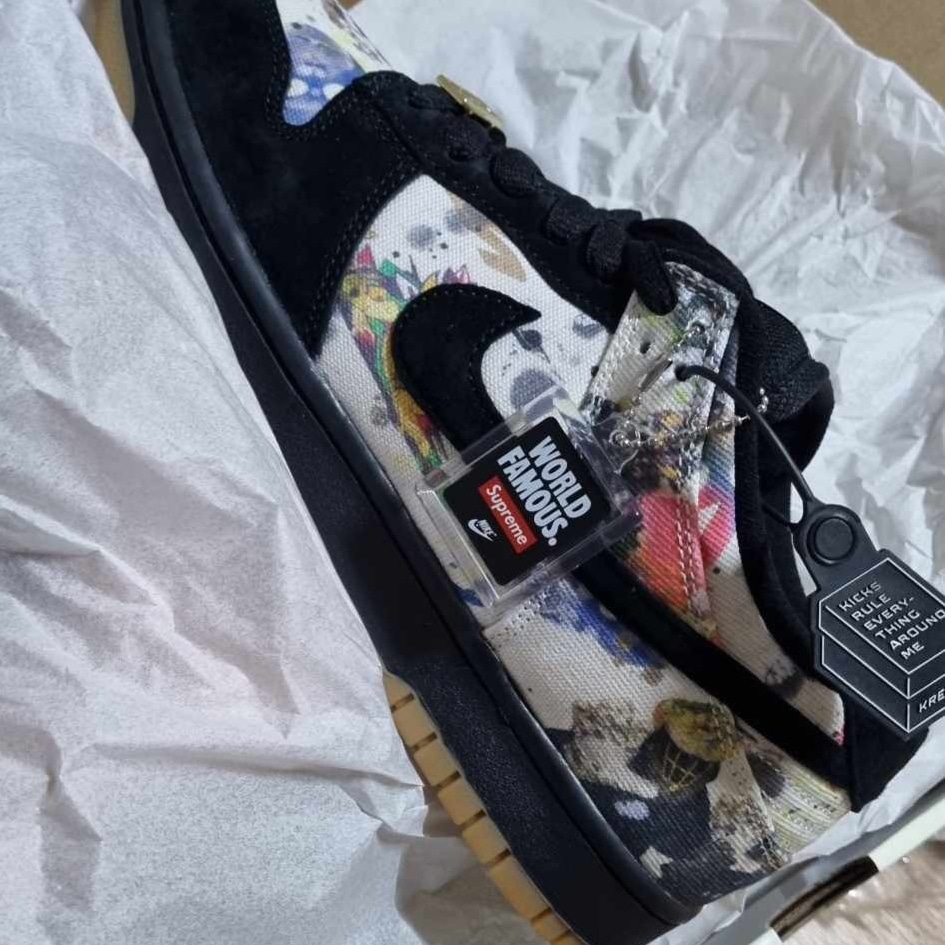 Nike x Supreme SB Dunk Low QS Rammellzee Black 착용 스타일