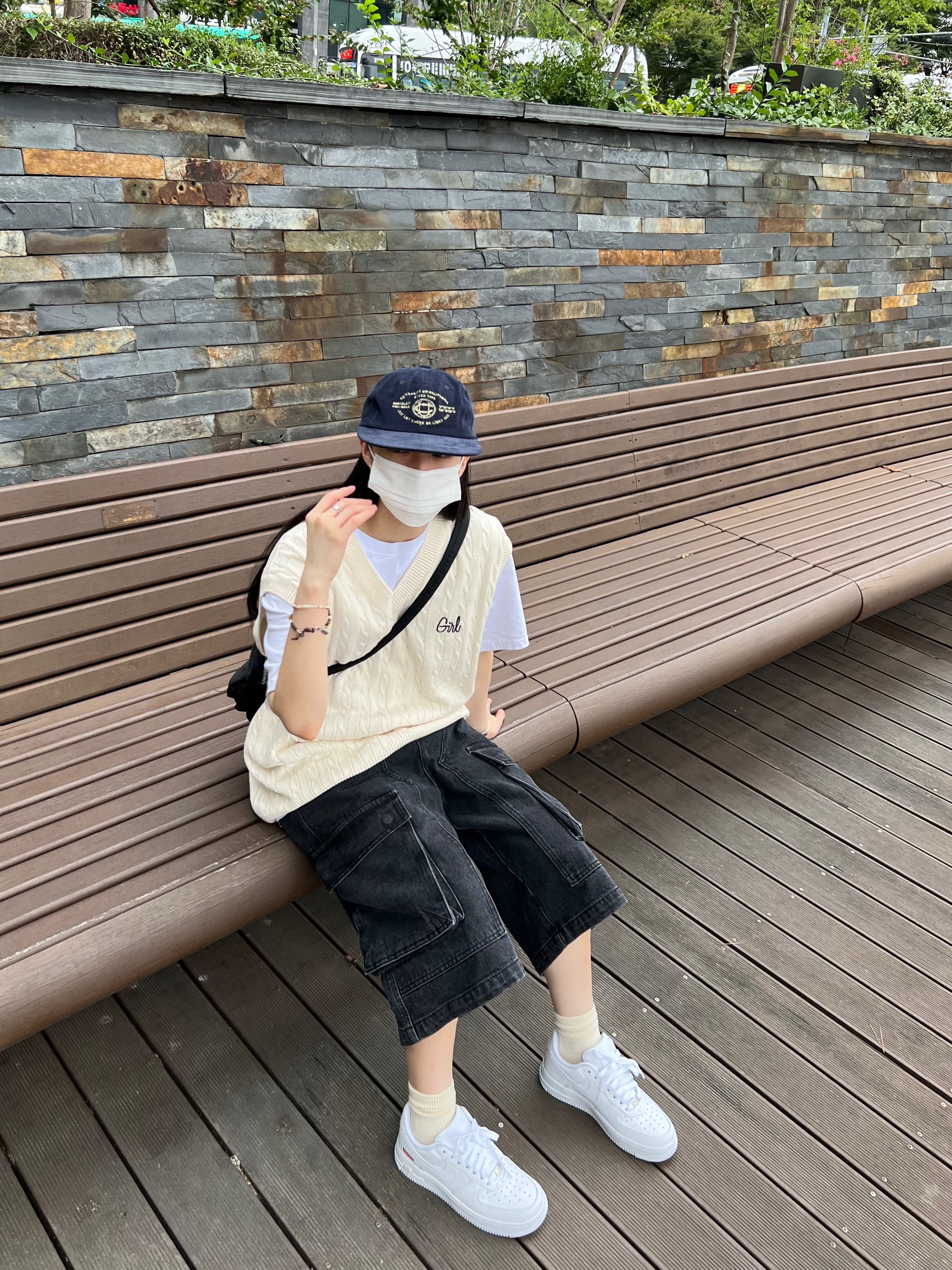 MJD Cargo Denim Bermuda Pants Black, Nike x Supreme Air Force 1 Low White 착용 스타일 - 2