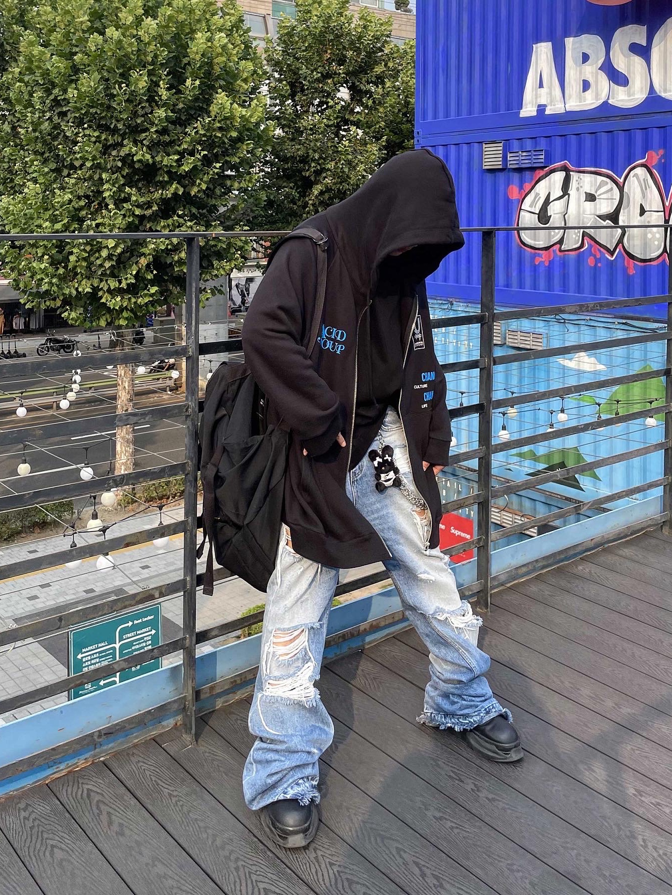 Undermycar Leachianus Multiple Tangles Double Logo Chain Down Blue - 23SS 착용 스타일