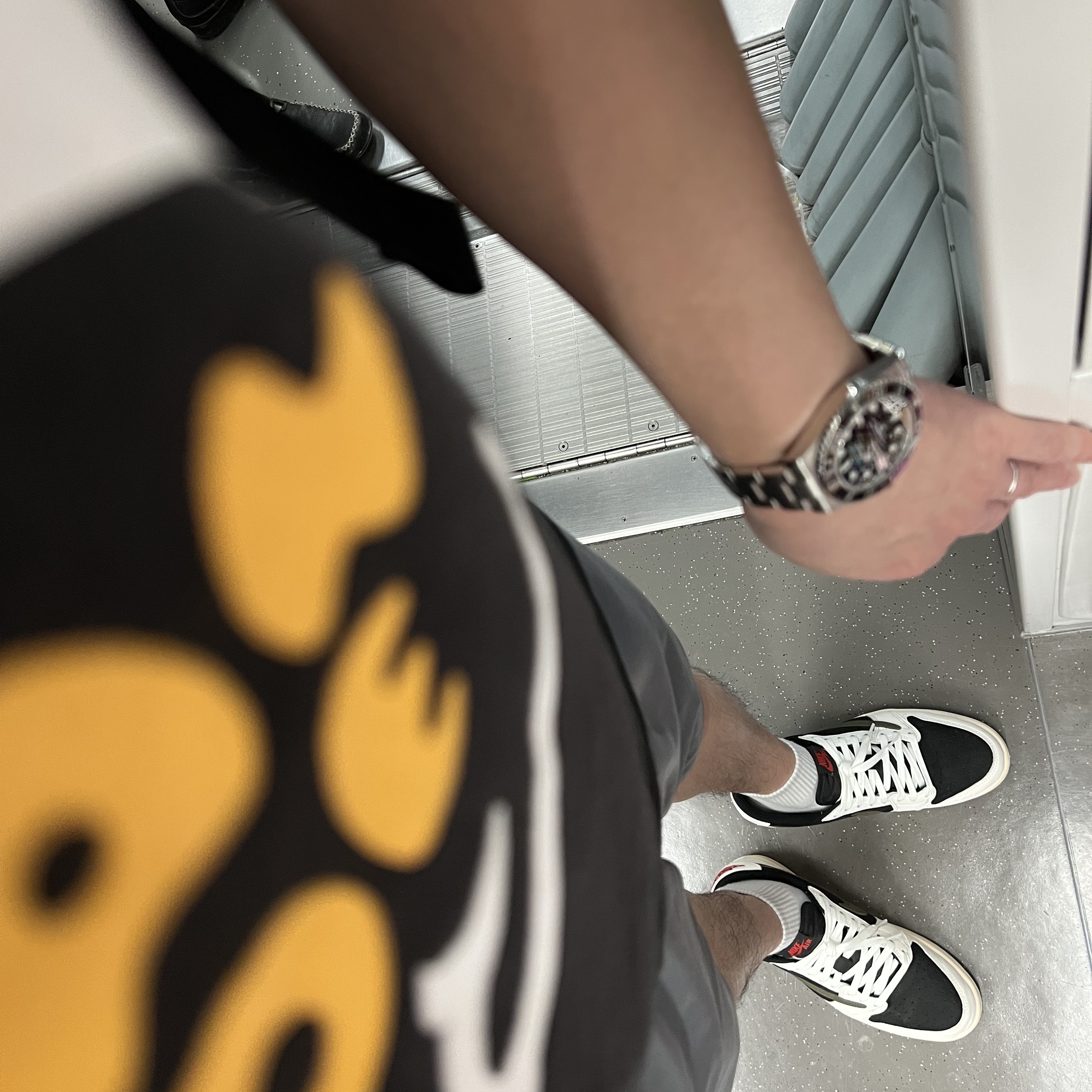 Human Made Graphic T-Shirt #13 Black, Rolex Submariner Date 41mm 126610LN Black Oyster 착용 스타일