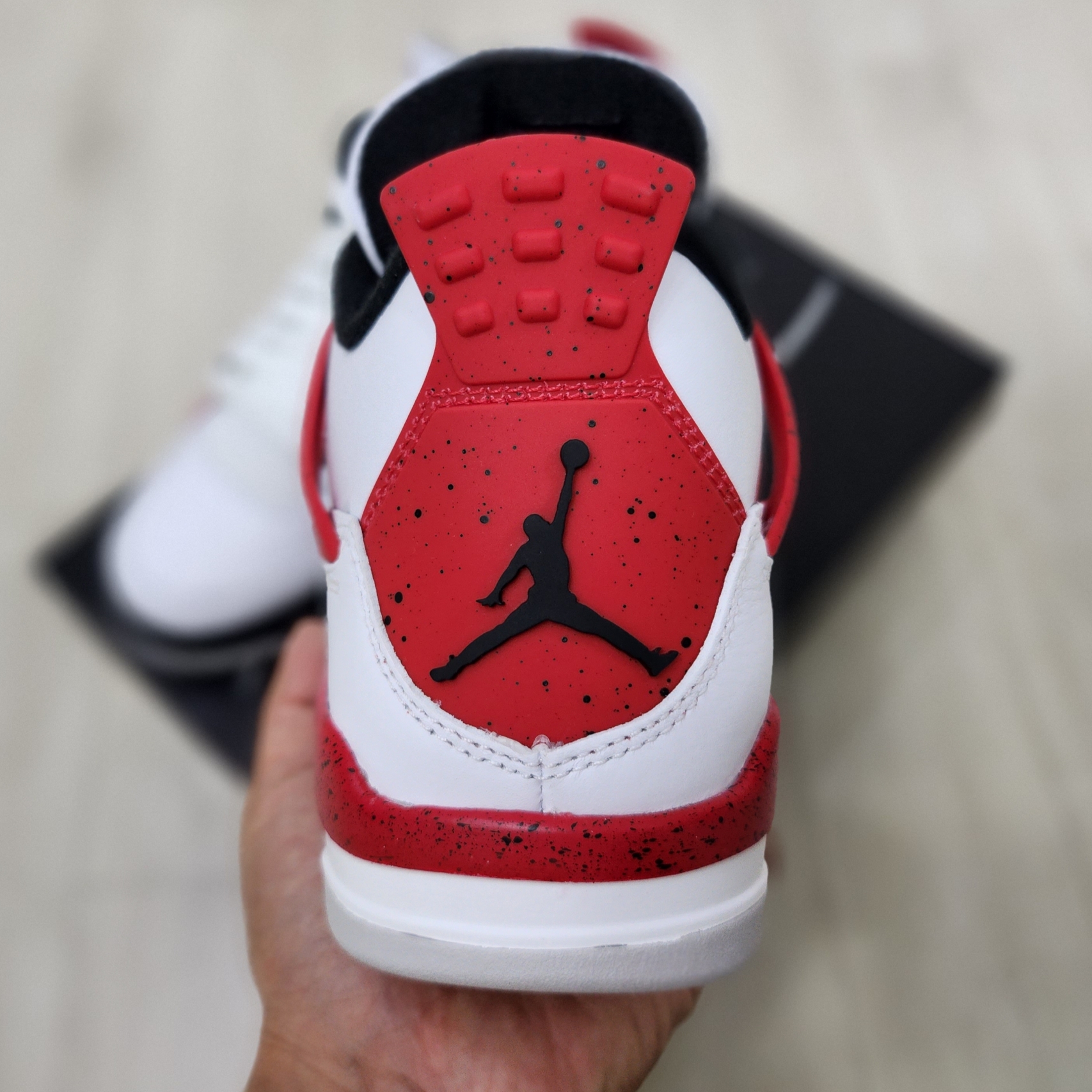 Jordan 4 Retro Red Cement 착용 스타일 - 3
