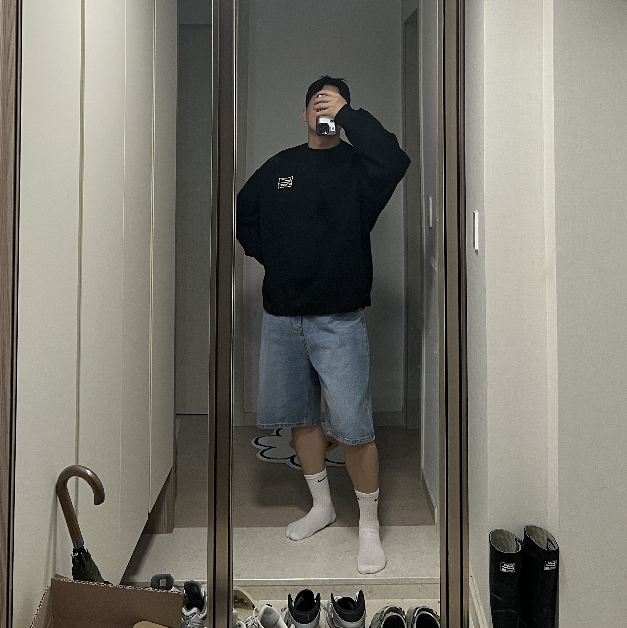Nike x Stussy NRG Washed Fleece Crewneck Black (DO5310-010), Crocs Echo Marbled Clog Bone Multi 착용 스타일