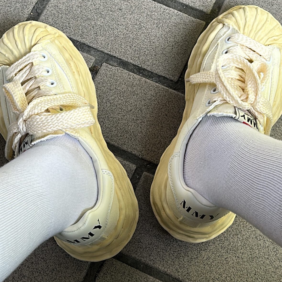 Maison Mihara Yasuhiro Blakey VL OG Sole Canvas Low-top Sneakers White 착용 스타일