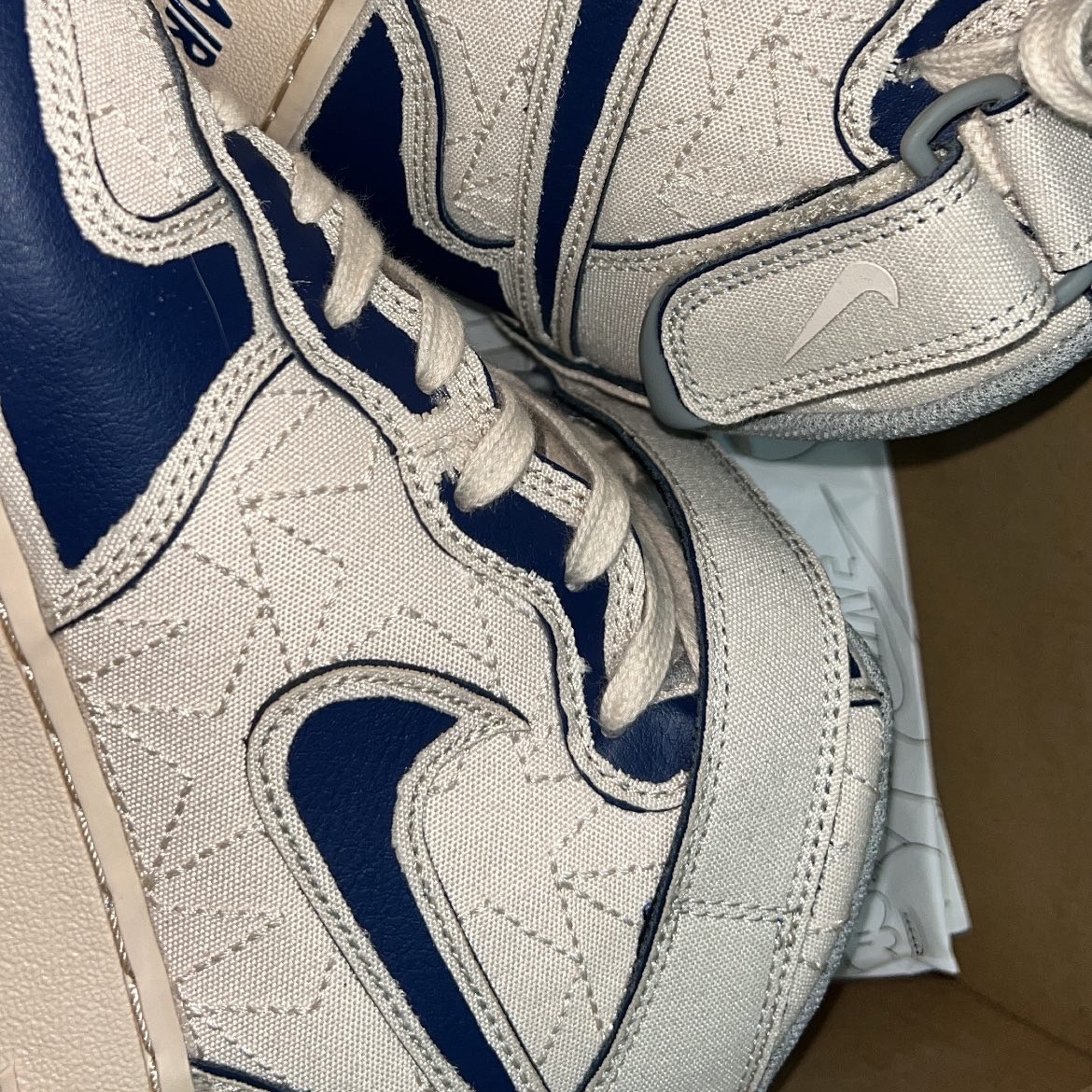 Nike Air Force 1 Mid '07 Pearl White 착용 스타일 - 1