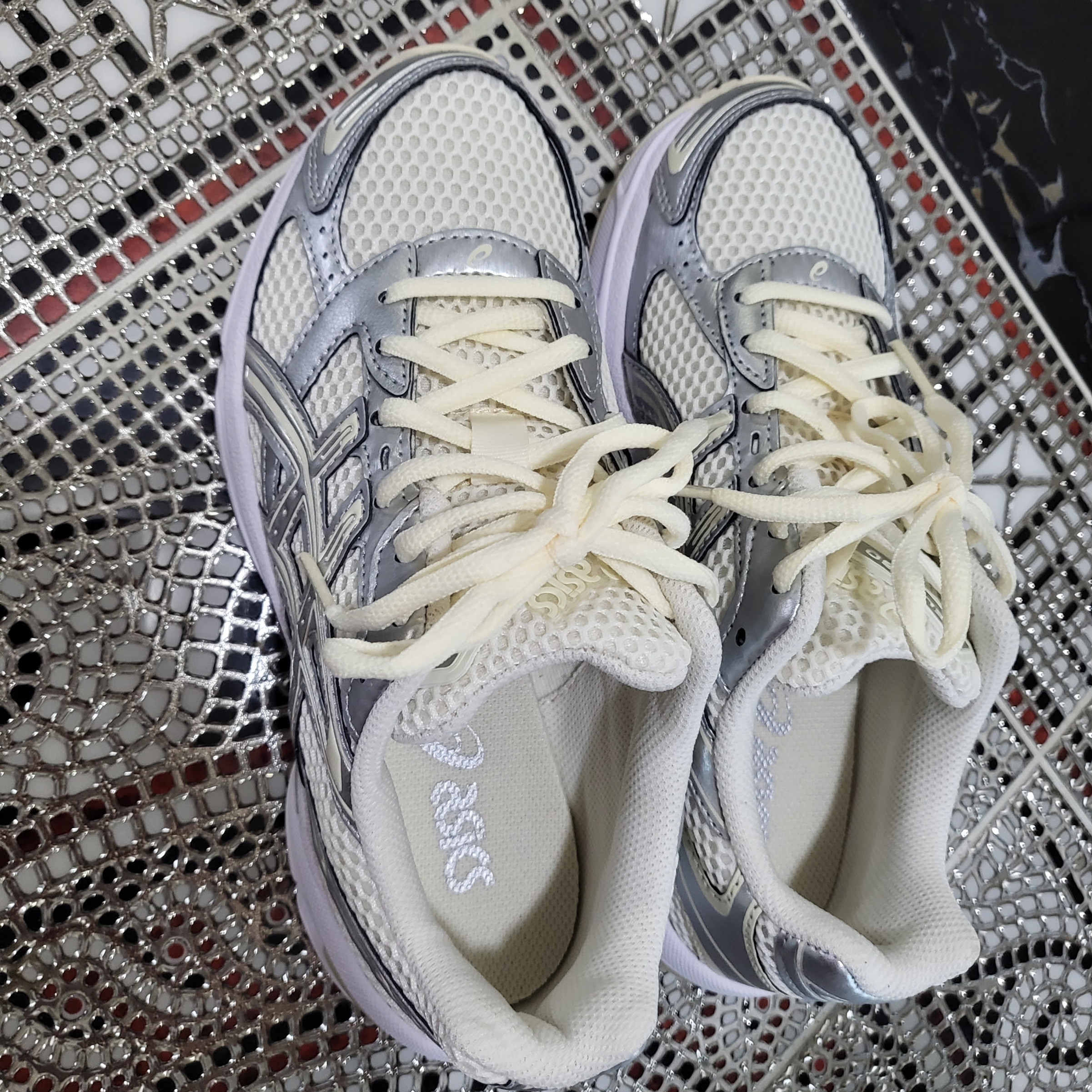 (W) Asics Gel-1130 Cream Pure Silver 착용 스타일 - 1