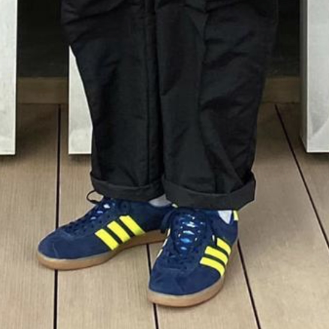 Adidas Hochelaga Spezial Night Indigo 착용 스타일