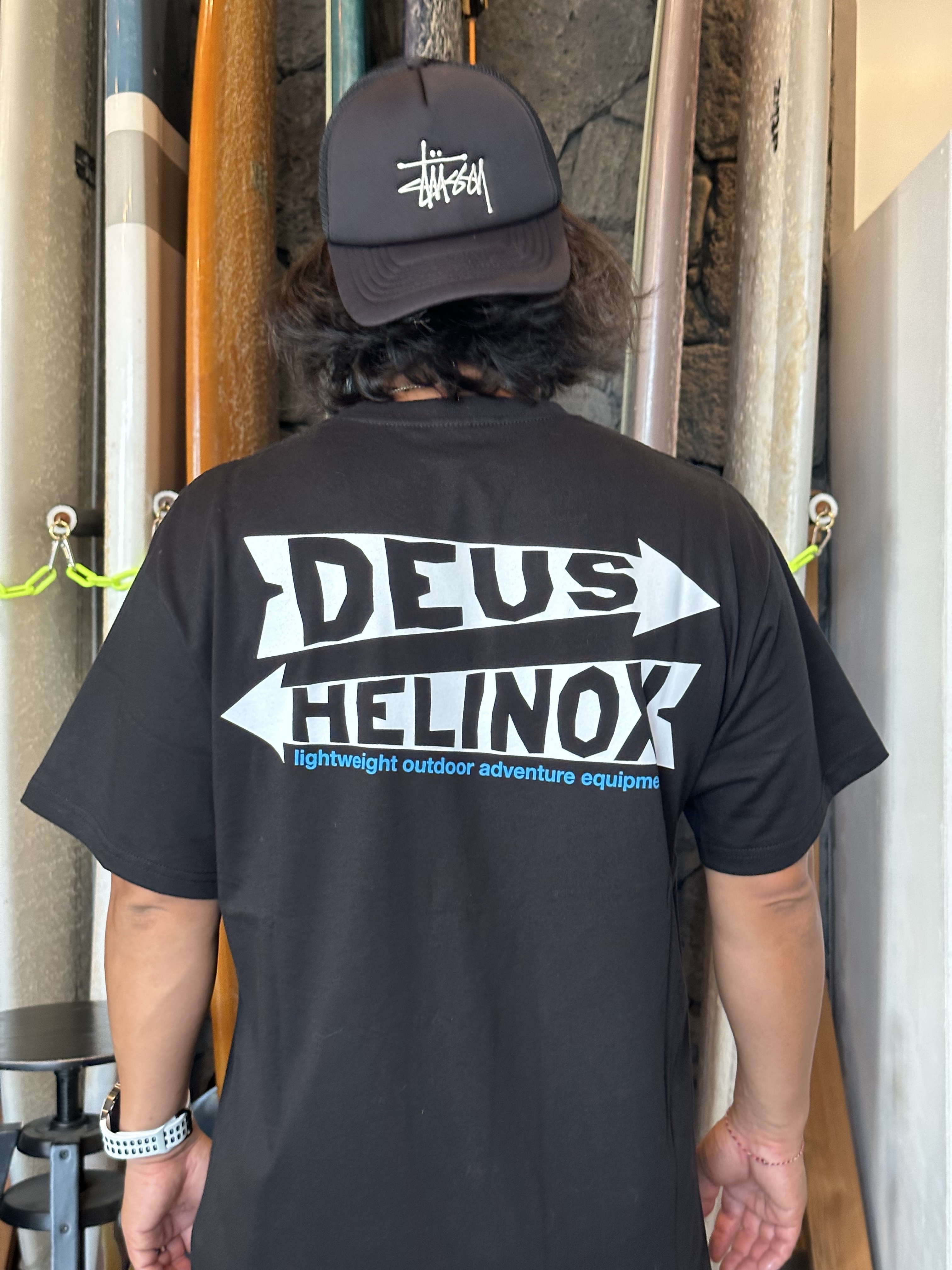 Helinox x Deus Ex Machina T-Shirt Black 착용 스타일